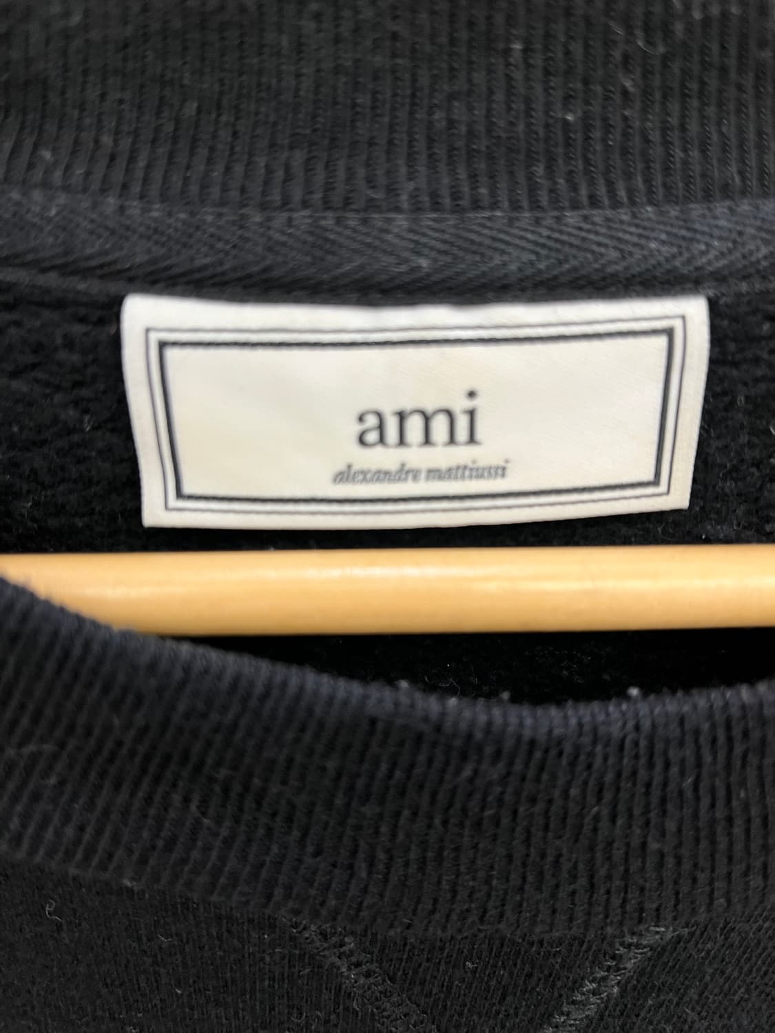 아미 AMI 로고 블랙 맨투맨 상품이미지4