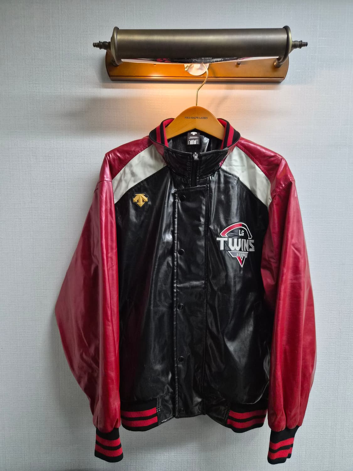 105) 데상트 17시즌 LG트윈스 유광 춘추 점퍼 팝니다 상품이미지1