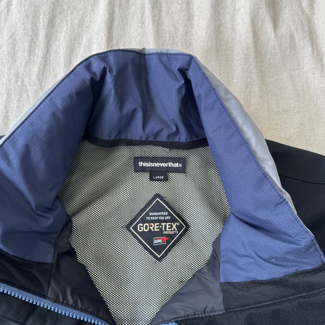 디스이즈네버댓 고어텍스 배색 바람막이 L(105) 상품이미지9