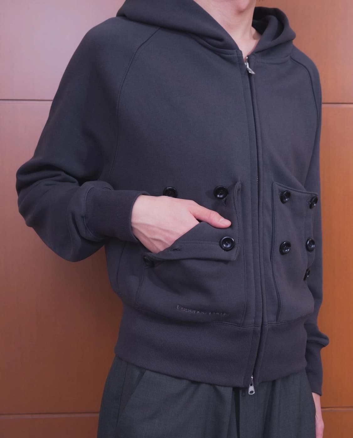 에센스포지 BUTTONED POCKET ZIP-UP HOODIE 상품이미지2