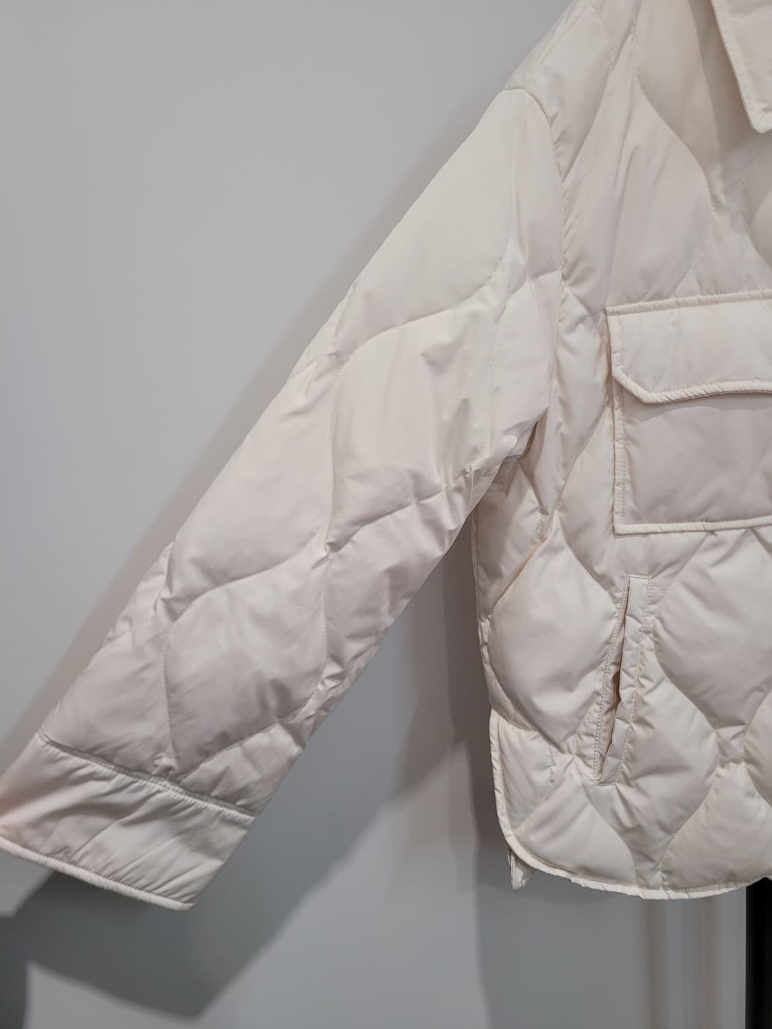 비지트인뉴욕 구스다운 누빔 숏패딩 오버핏 66~77사이즈 상품이미지3