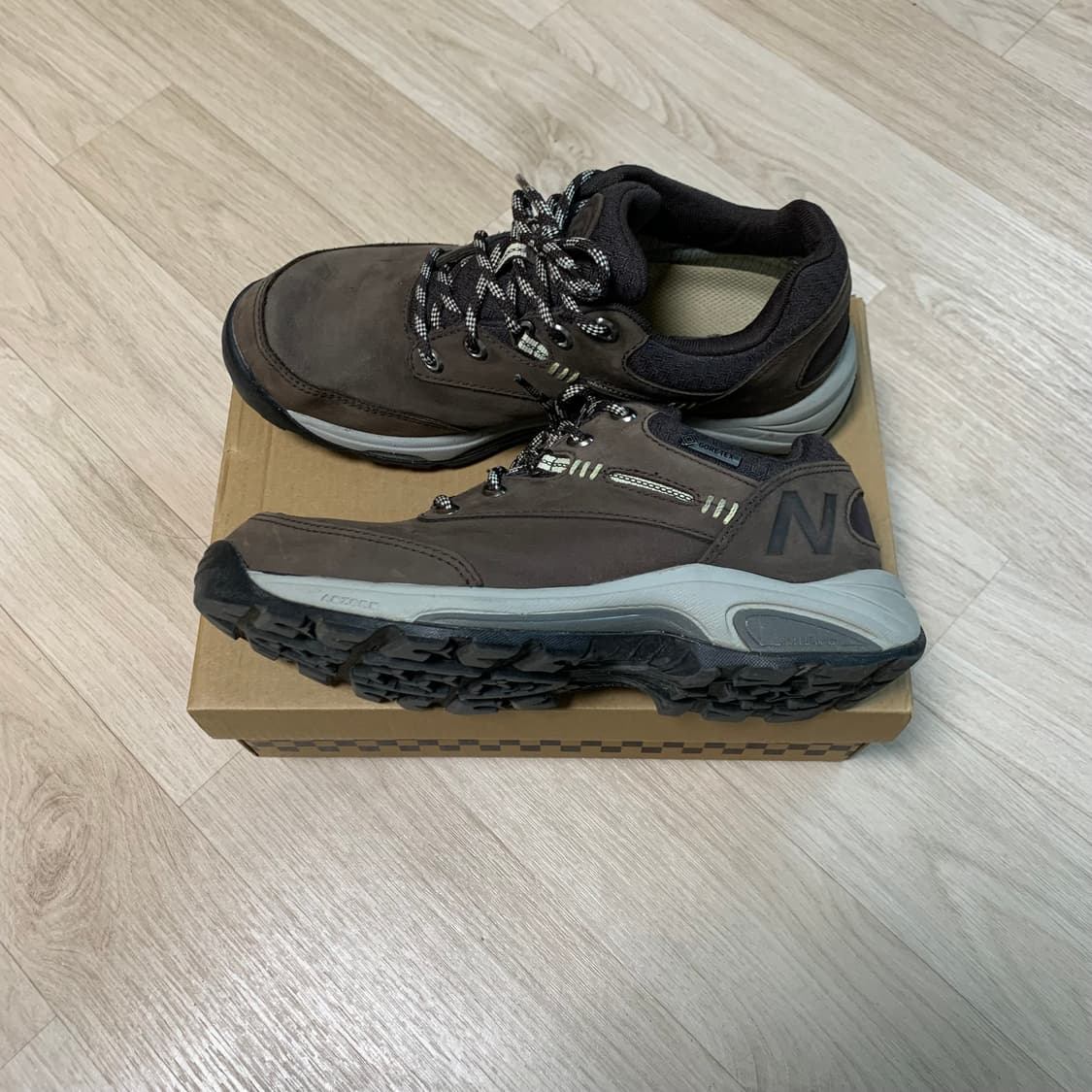 [255] 뉴발란스 1069 고어텍스 브라운 상품이미지3