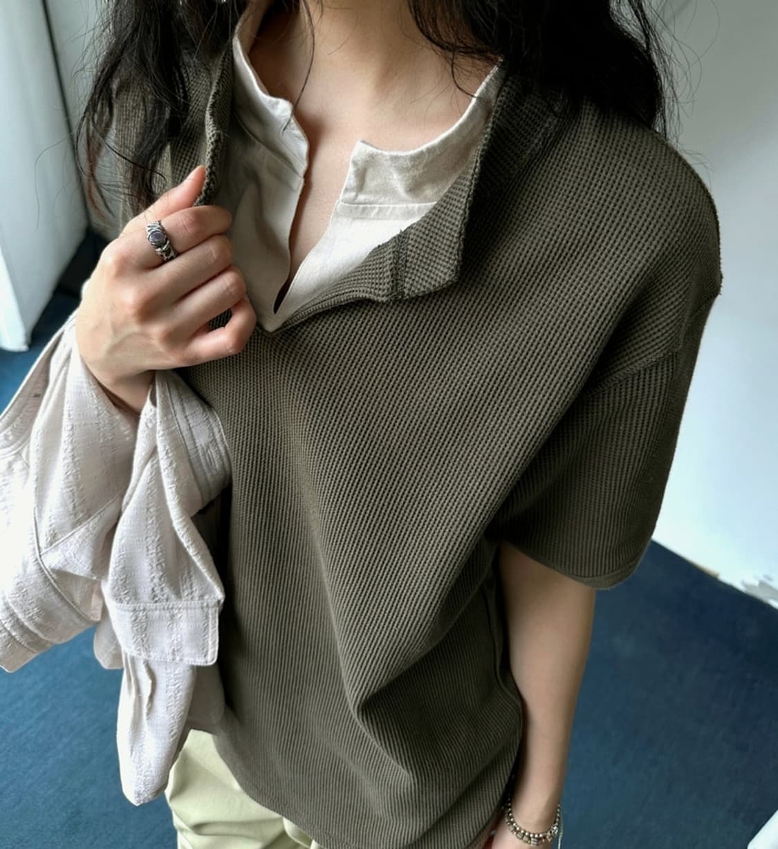 Fake layered design neck waffle fabric t 상품이미지9