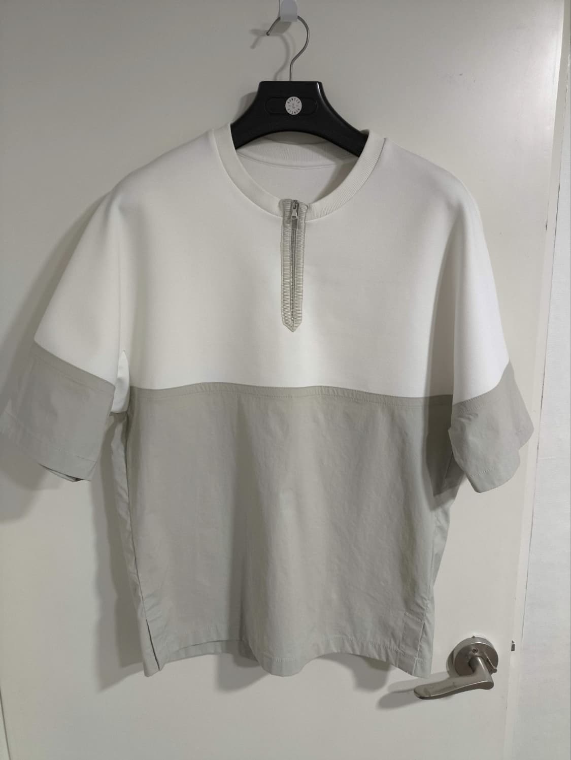 100 한섬 시스템 컬러블록 반집업 반팔티셔츠 상품이미지1