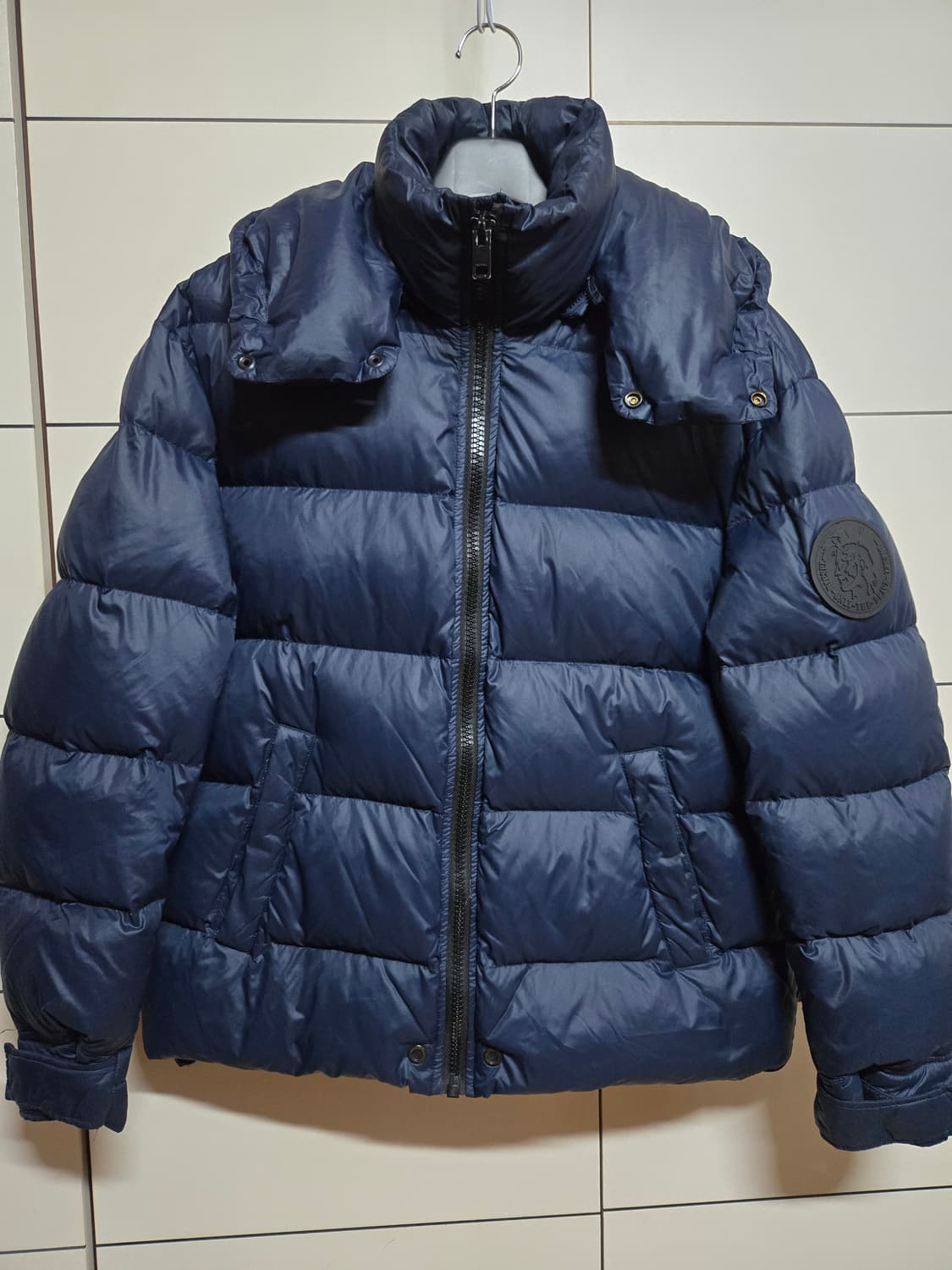 디젤 남성 네이비 다운 패딩 상품이미지1