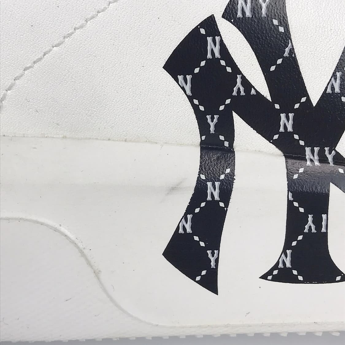 MLB 엠엘비 청키 클래식 힐 다이 모노그램 신발 여성240 상품이미지4