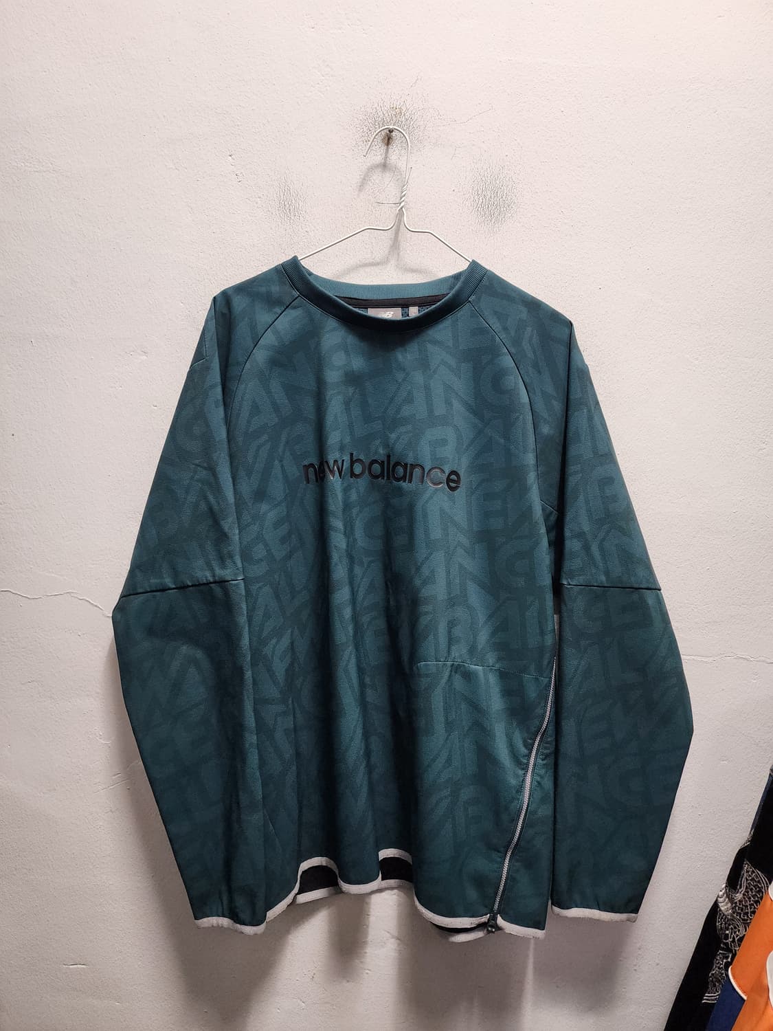 뉴발란스 액티브 방풍 웜업 상품이미지1