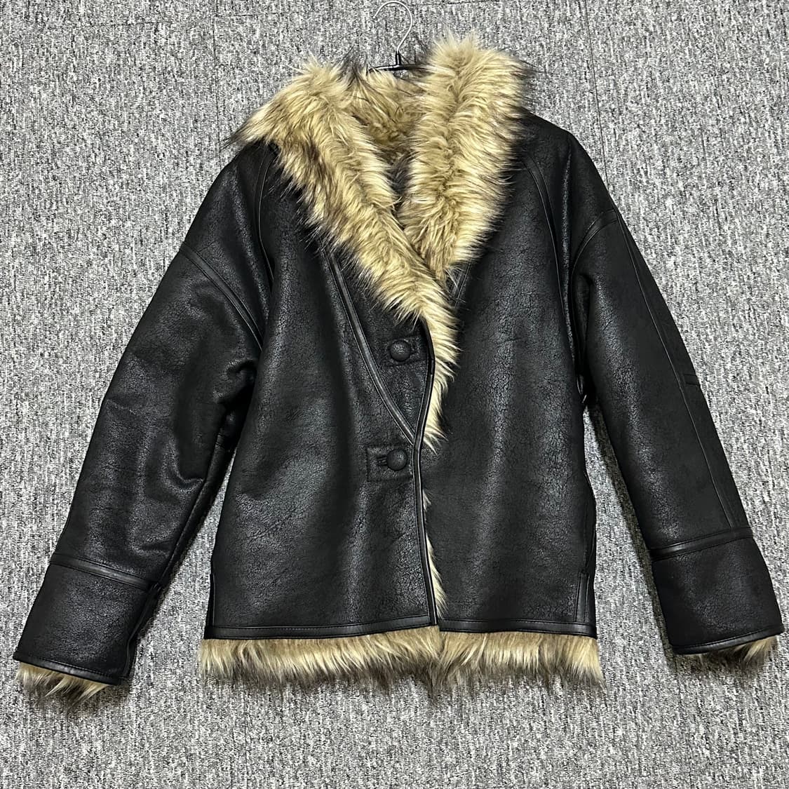 Open yy 오픈와이와이 퍼 자켓 리버시블 블랙 상품이미지1