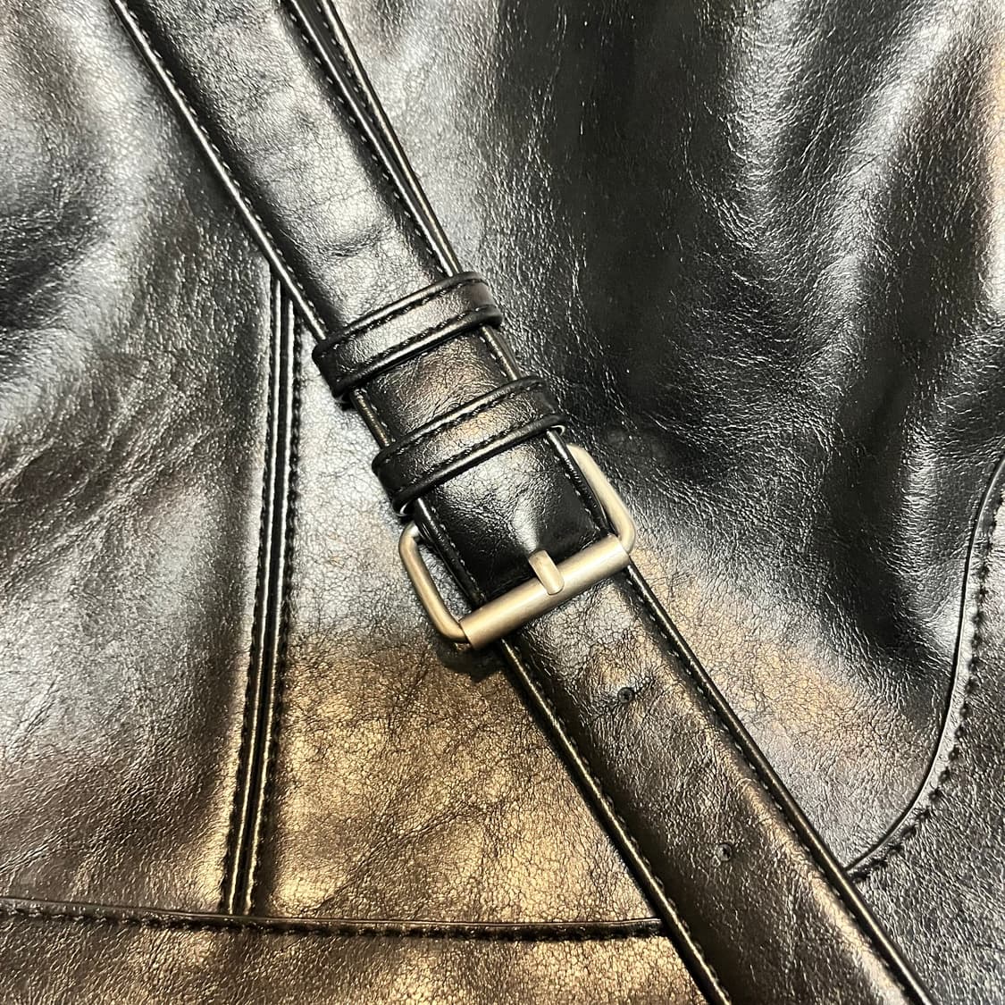 밀로 아카이브 쉘 레더 데이 백 상품이미지3