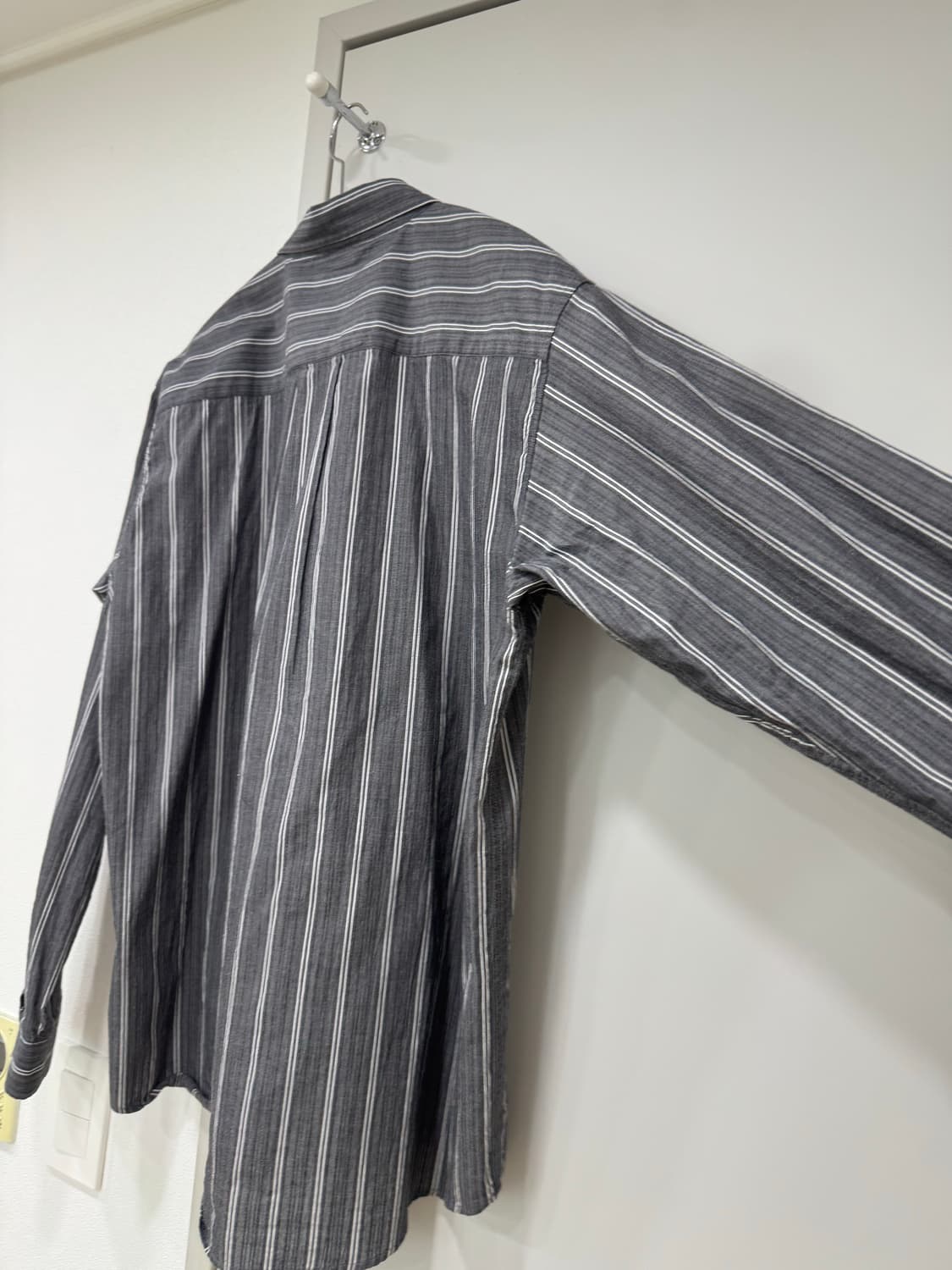 Mfpen 그레이 스트라이프 셔츠 상품이미지4