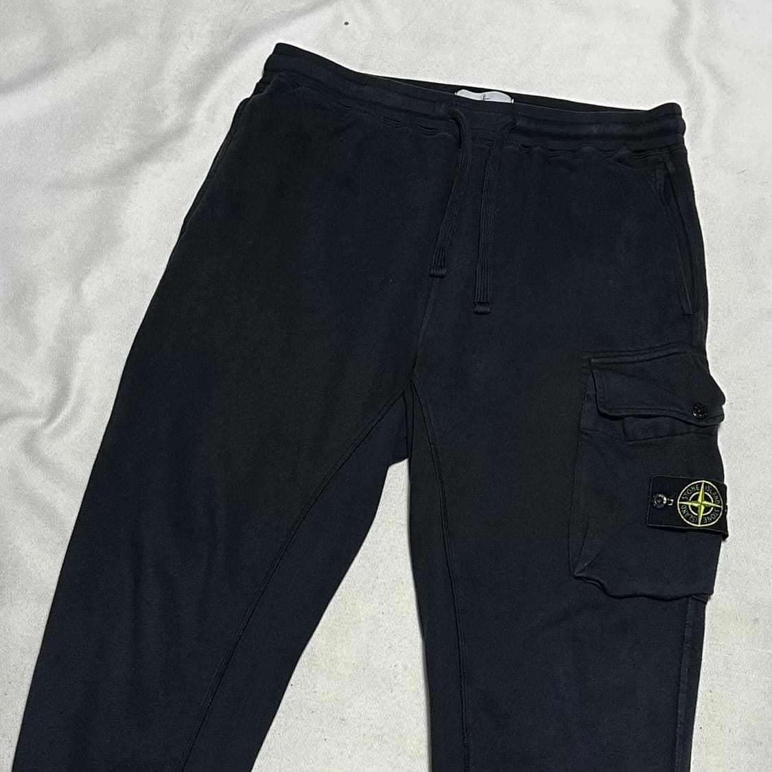 M 스톤 아일랜드 블랙 조거 팬츠 상품이미지1