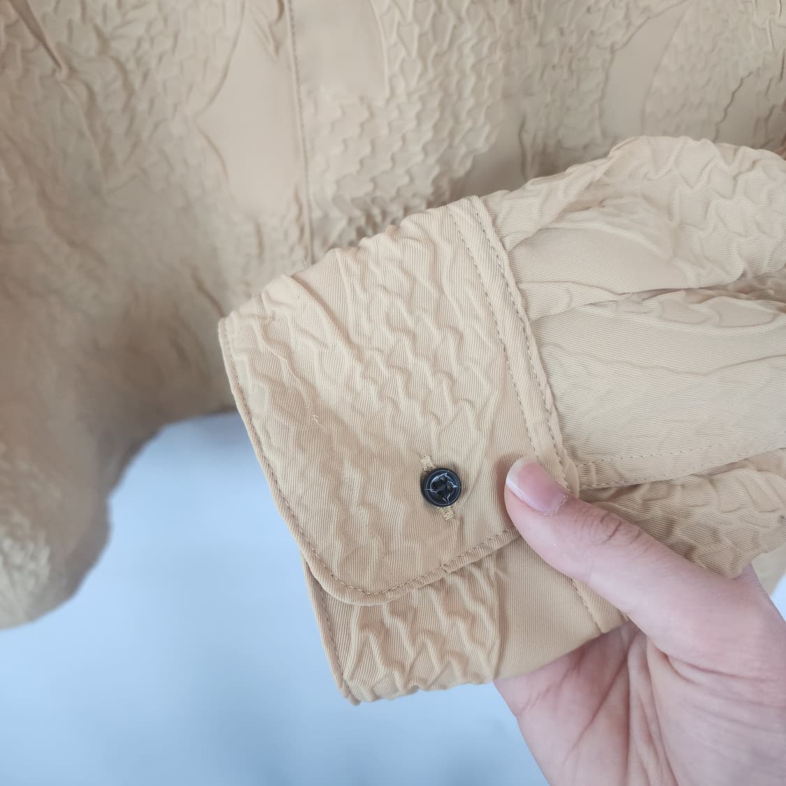 KOZABURO 엠보싱 셔츠 베이지 상품이미지4