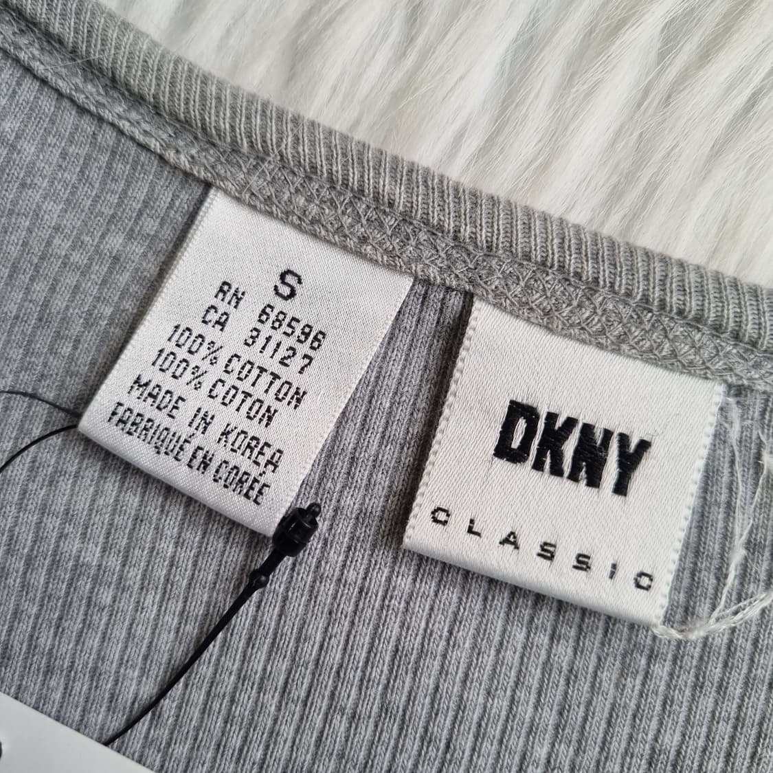 DKNY 클래식 잔골지 내츄럴 커팅 스티치 티셔츠 1967 상품이미지4