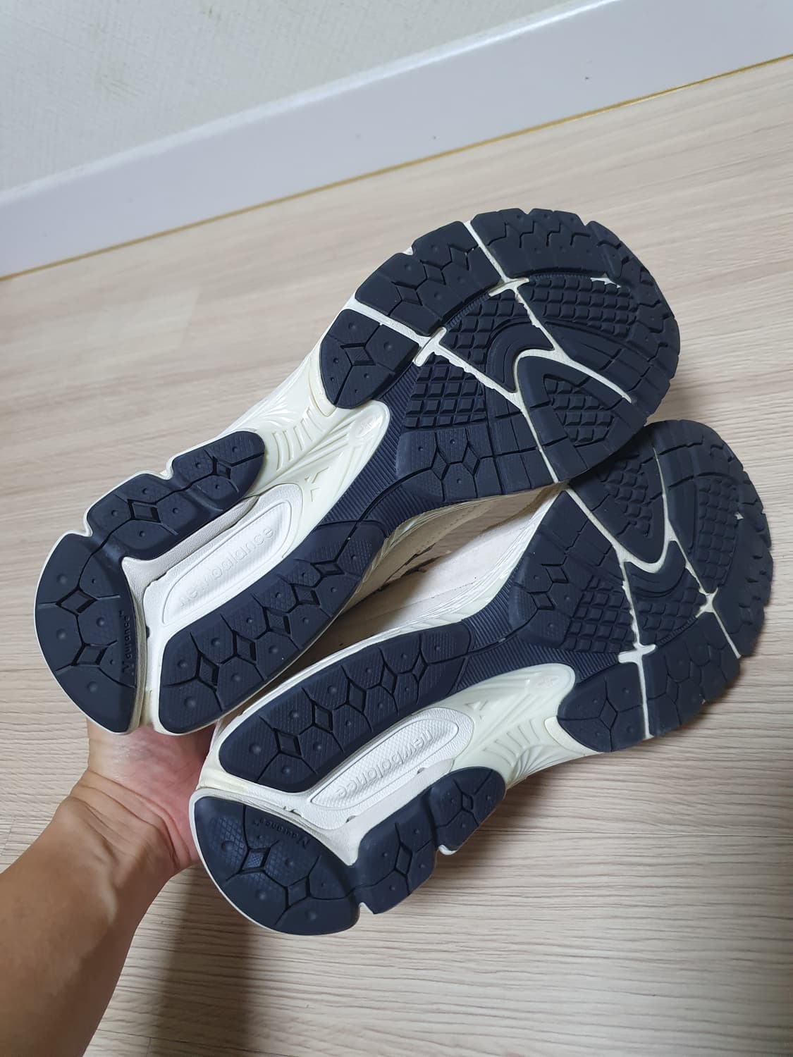 뉴발란스 2002R 베이지 운동화 275 상품이미지7