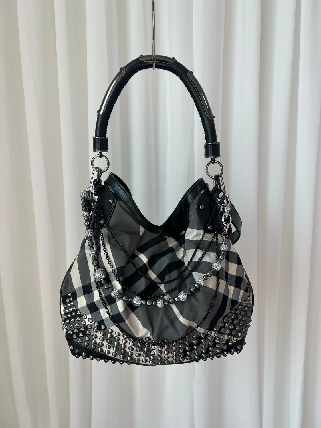 버버리 체크 스터드 호보백 상품이미지2