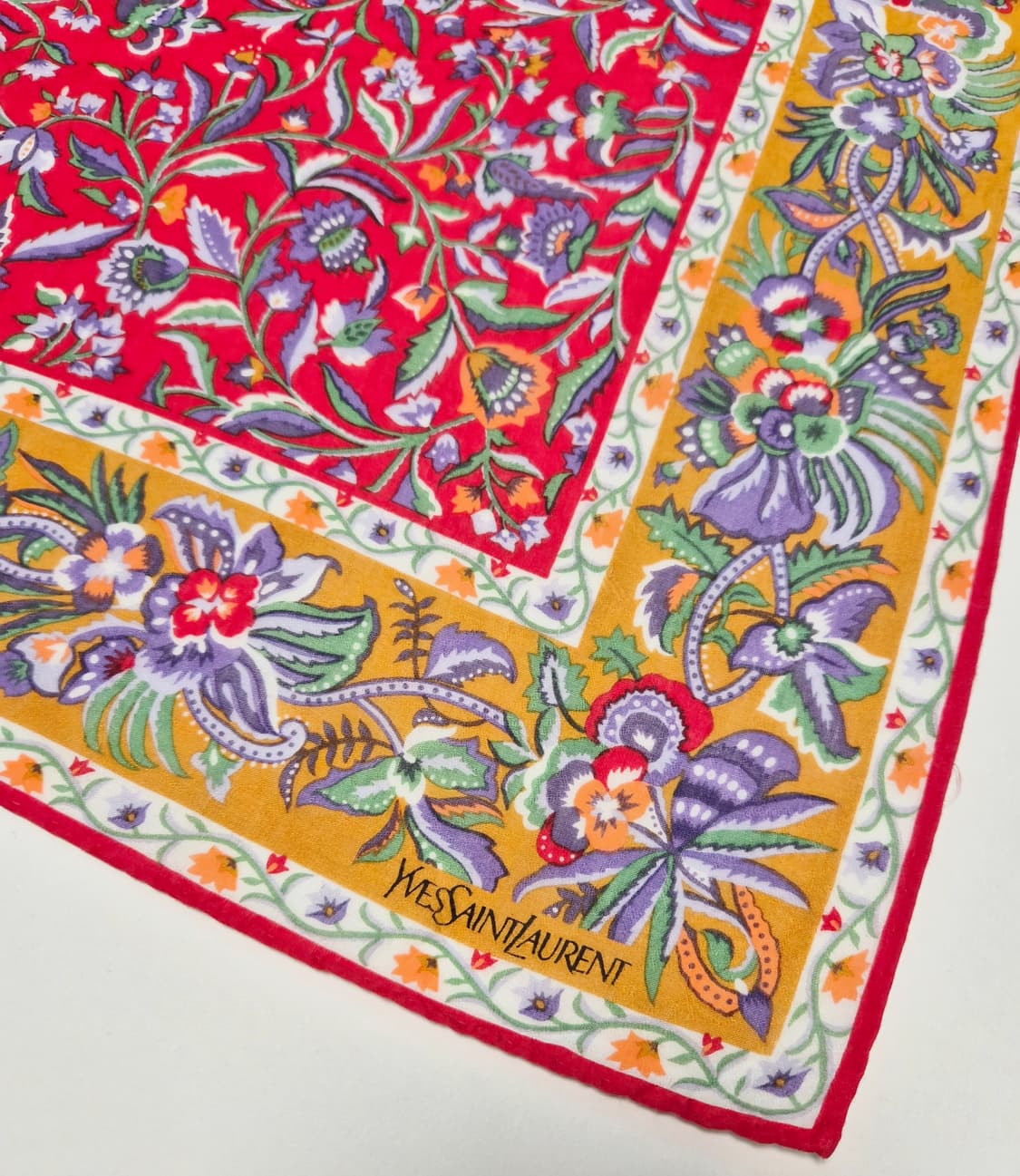 입생로랑 쁘띠 스카프 손수건 머플러  상품이미지3