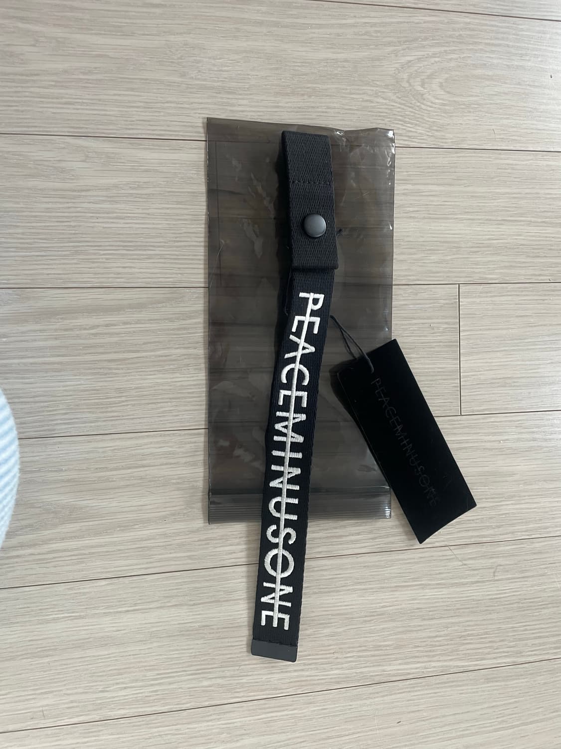 피스마이너스원 캐리어 스트랩 #1 블랙 상품이미지3