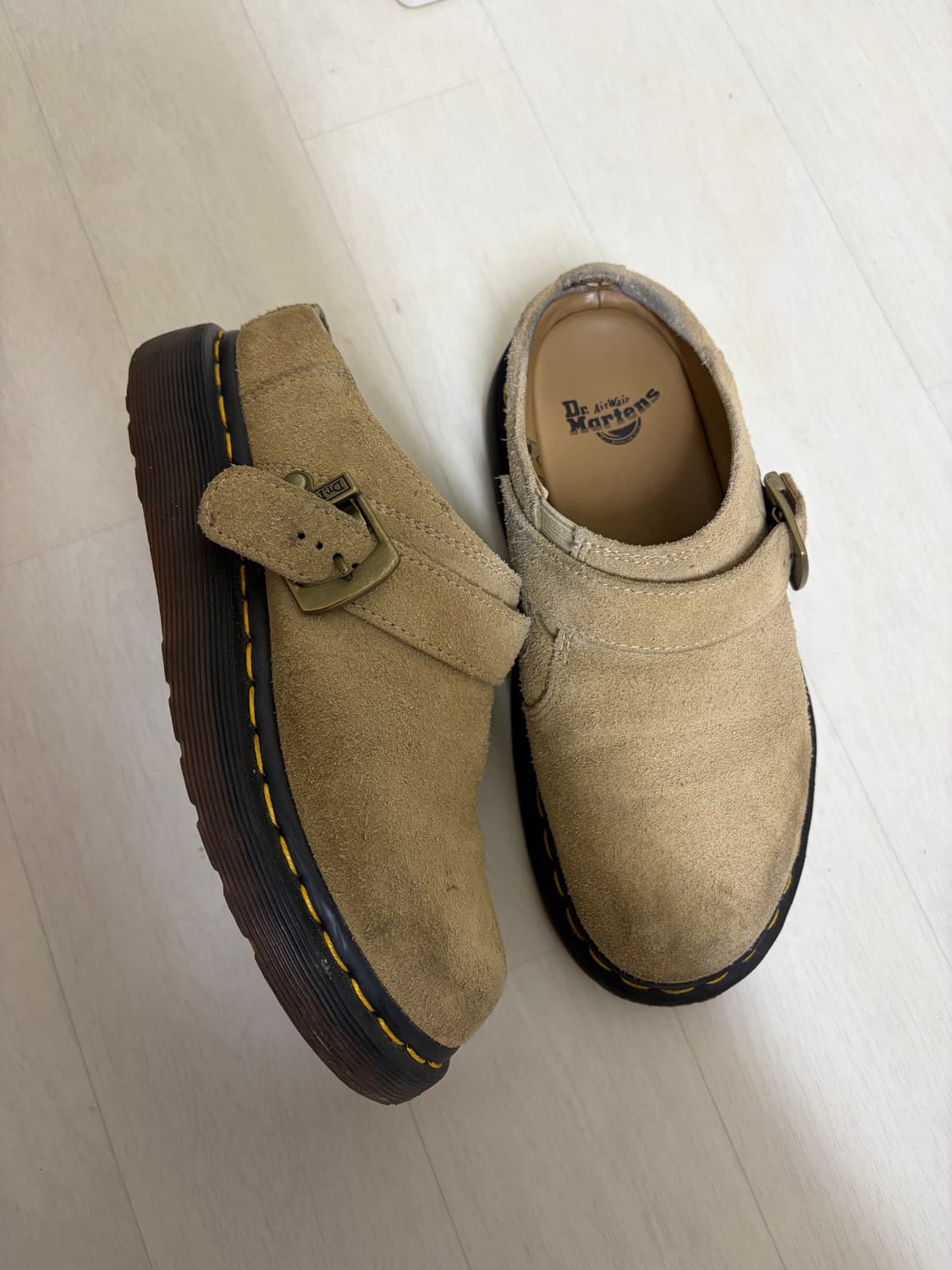 닥터마틴 스웨이드 뮬 240  상품이미지1