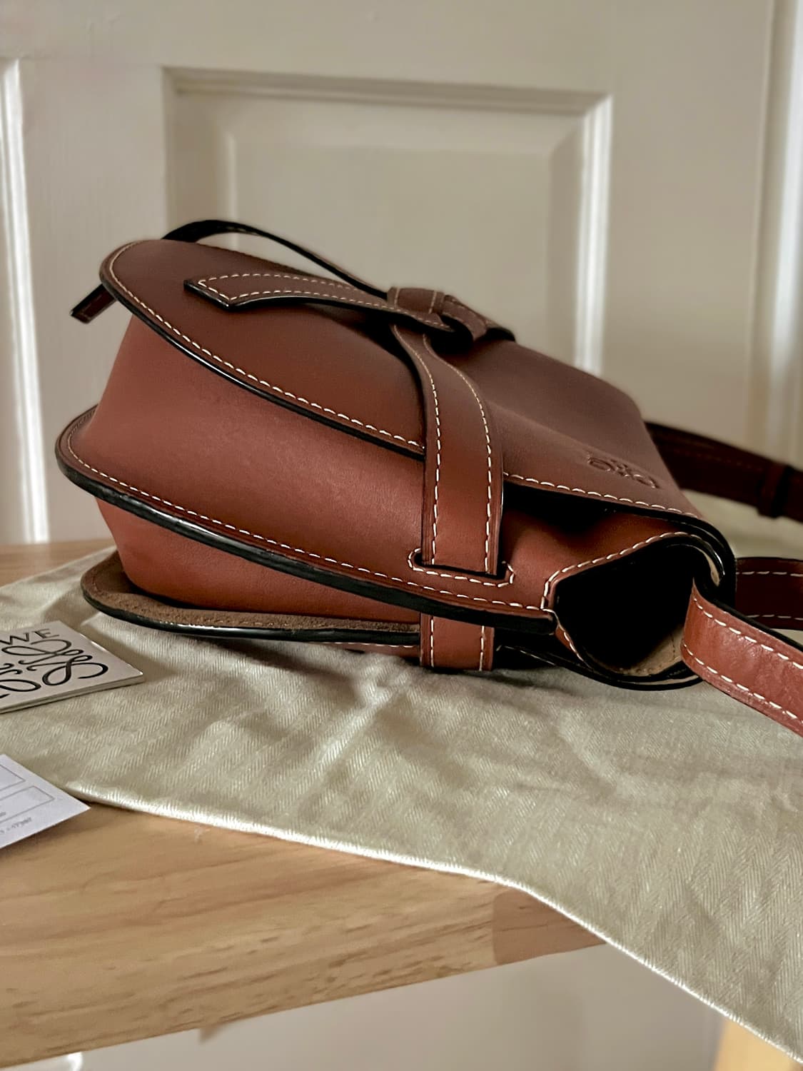 로에베 게이트백 상품이미지8