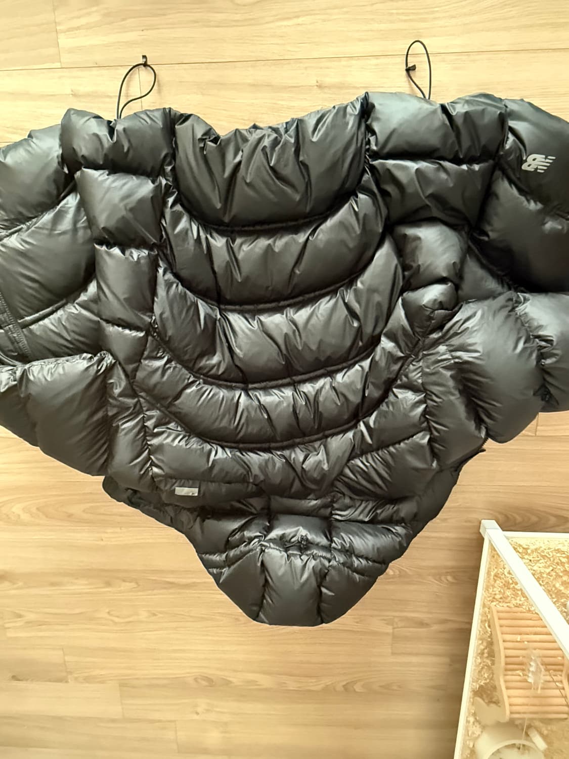 뉴발란스 플라잉77 헤드구스다운 검정 상품이미지5