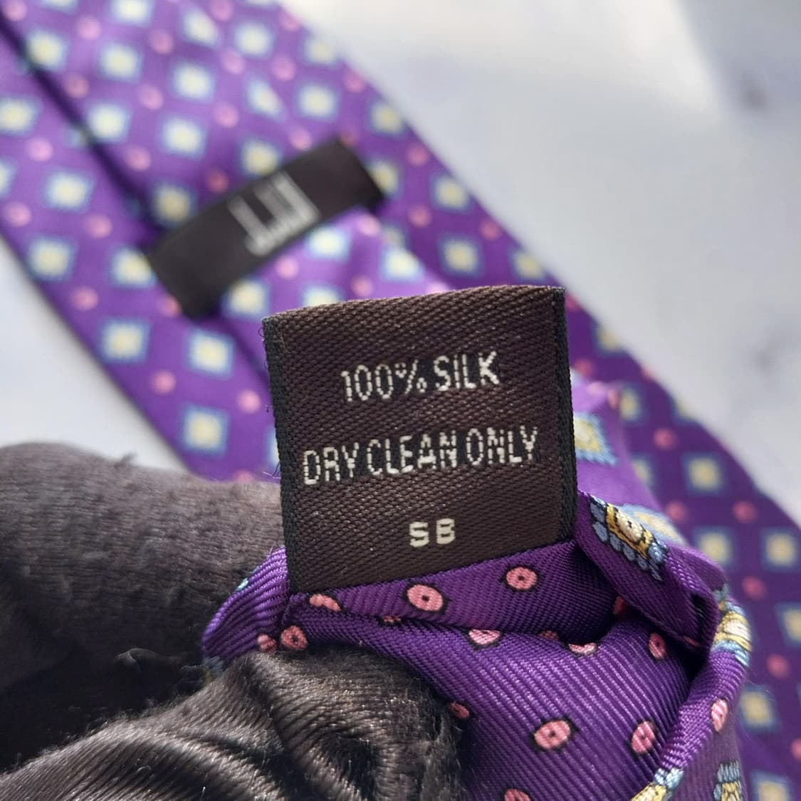 던힐 실크 퍼플 패턴 넥타이 9.1cm A+등급 K1879
 상품이미지10