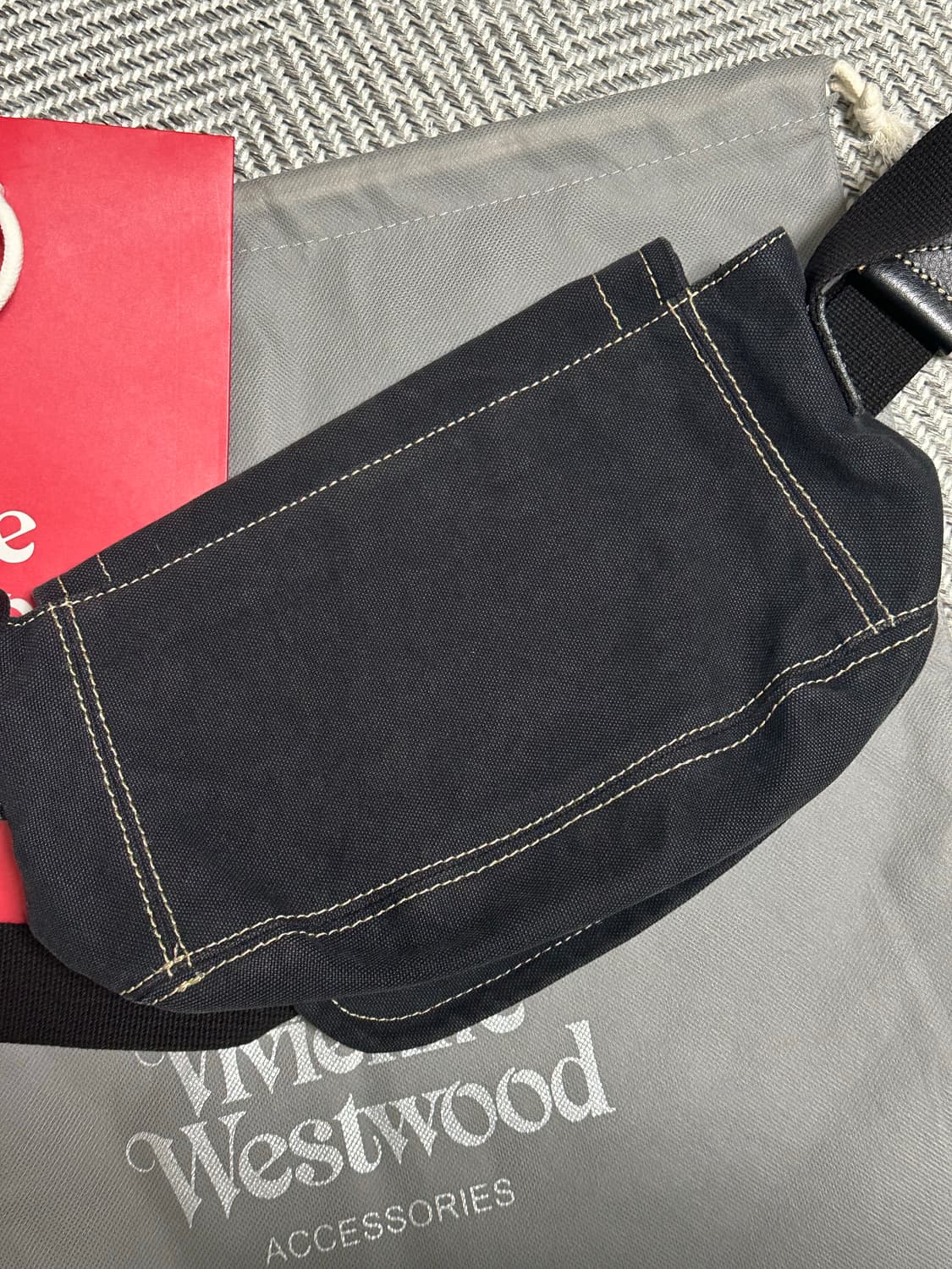 비비안웨스트우드 빈티지캔버스 크로스백 상품이미지4