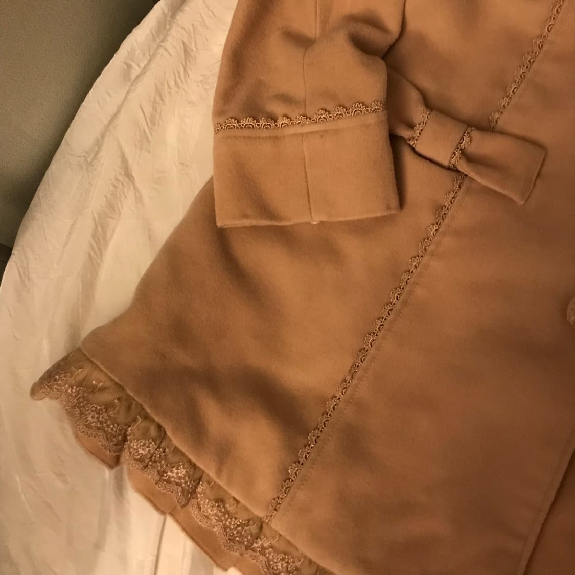 AXES FEMME 엑시즈팜 로리 라떼갸루 리본 퍼 코트 상품이미지6