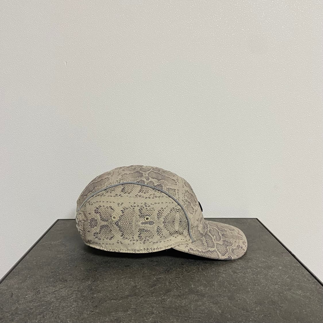 슈프림 X 나이키 에어맥스 스네이크 캠프캡 모자 상품이미지3