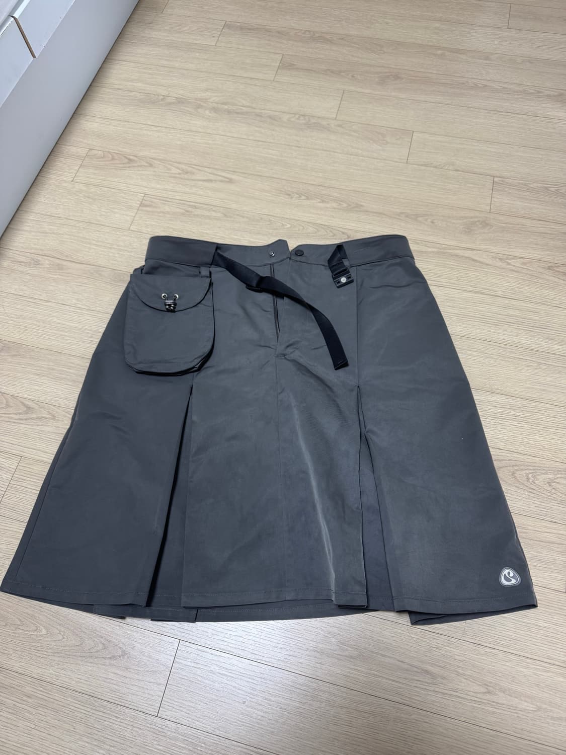 코이세이오 스마트어반유즈풀 디 포켓 나일론 스커트 웜 그레이 2사이즈 상품이미지2