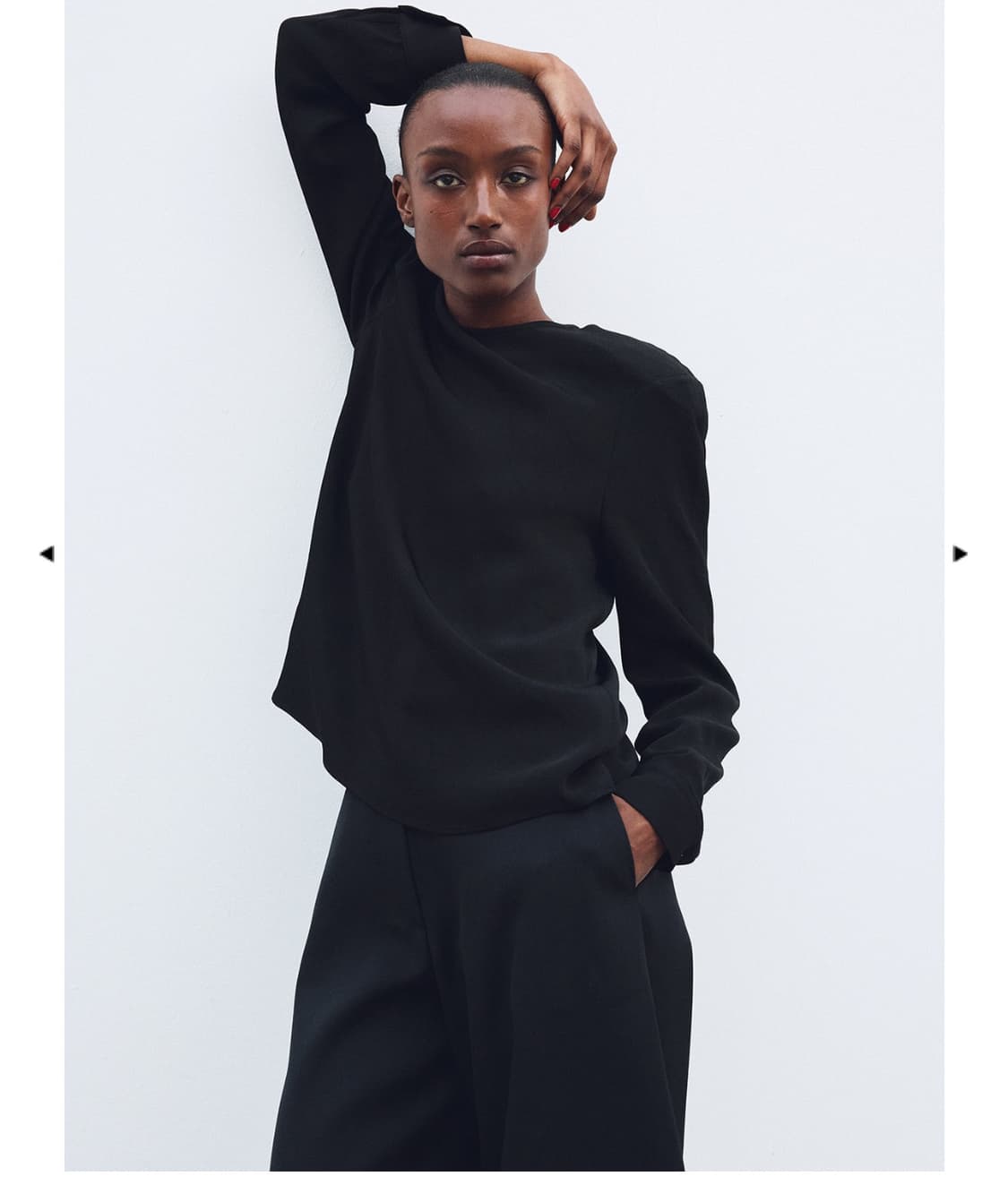 가격내림) 가격내림) 렉토 25 ss 블랙 라운드 블라우스 새상품 S 상품이미지1