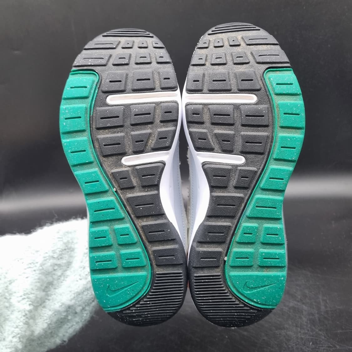 나이키 에어맥스 AP 여성운동화235  상품이미지3