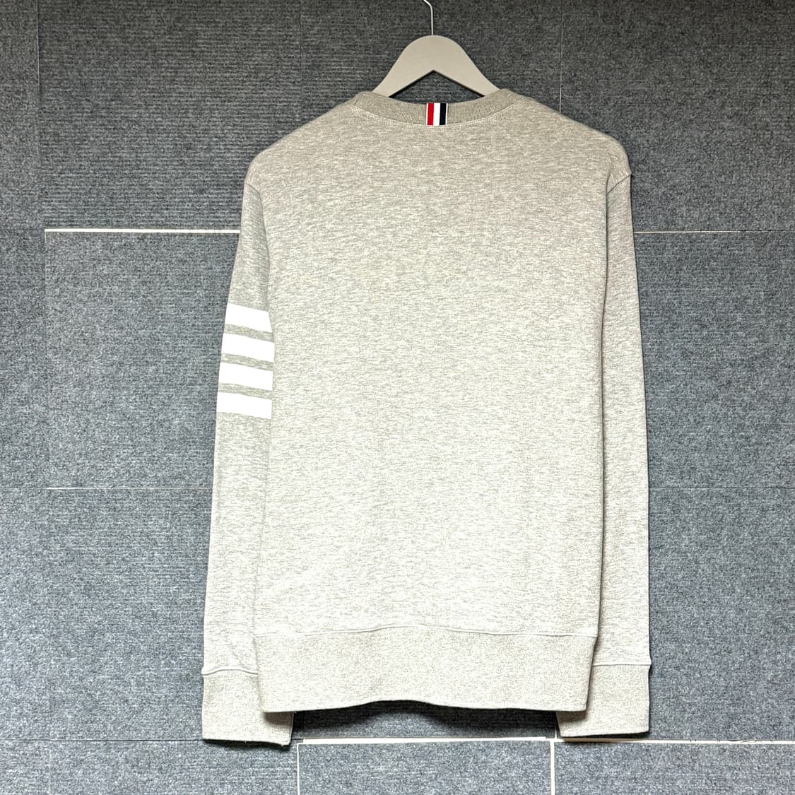 톰브라운 맨투맨 상품이미지2