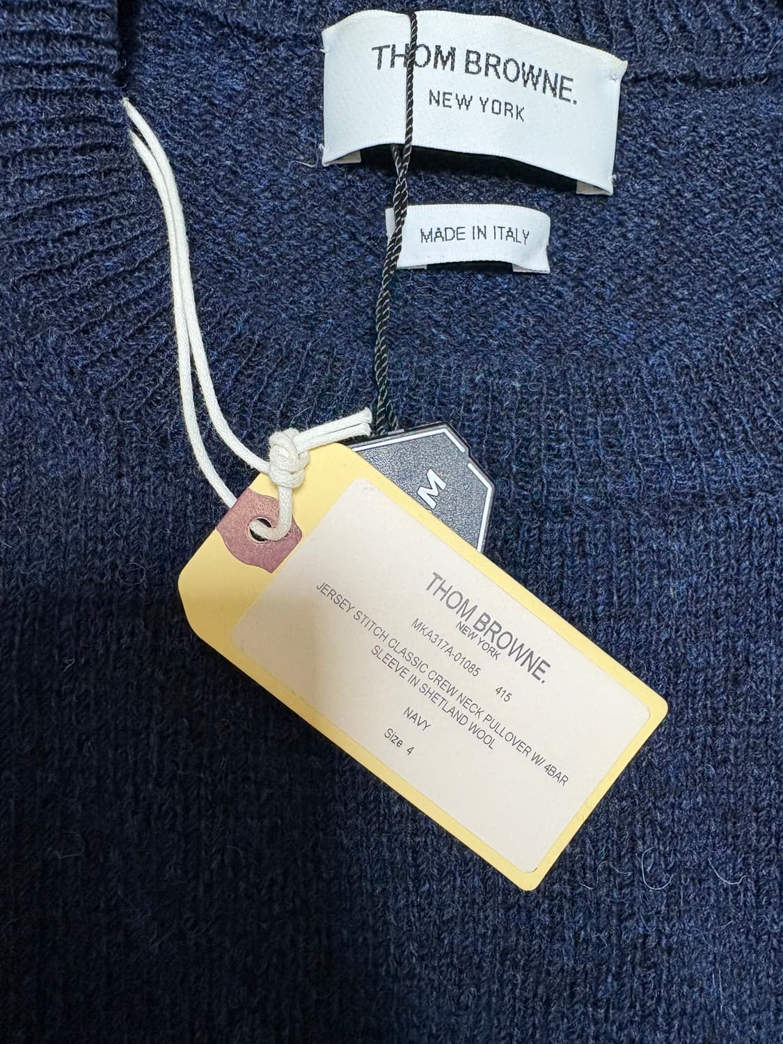톰브라운 셰틀랜드 사선 클래식 크루넥 풀오버 니트 네이비 상품이미지2