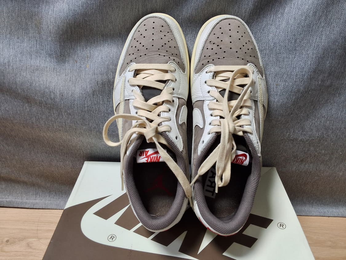 나이키 에어 조던1 트래비스 스캇 리버스모카 상품이미지5