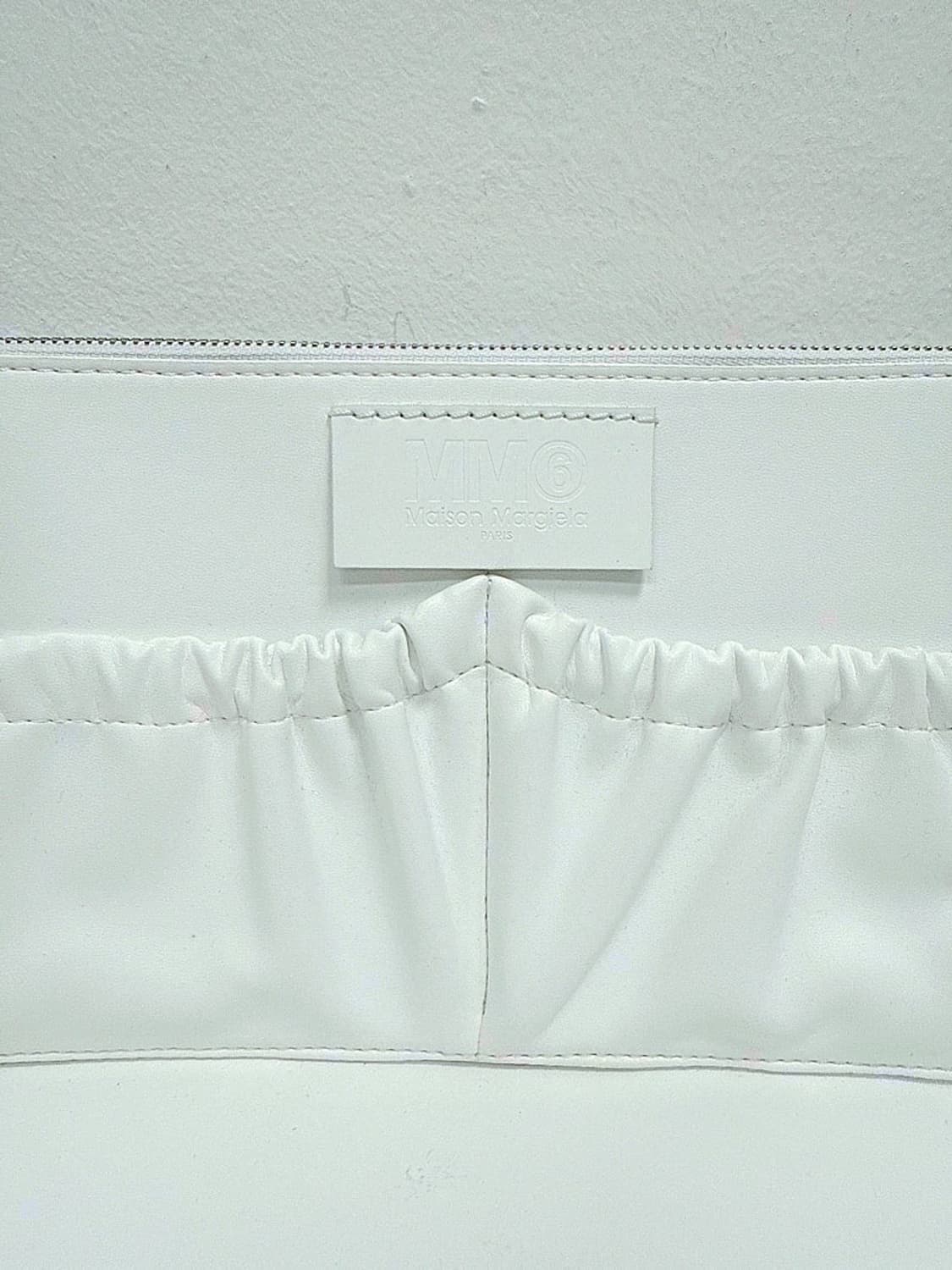 (정품/새상품) MM6 마르지엘라 여성 화이트 손목 스트랩 스퀘어 클러치 상품이미지6