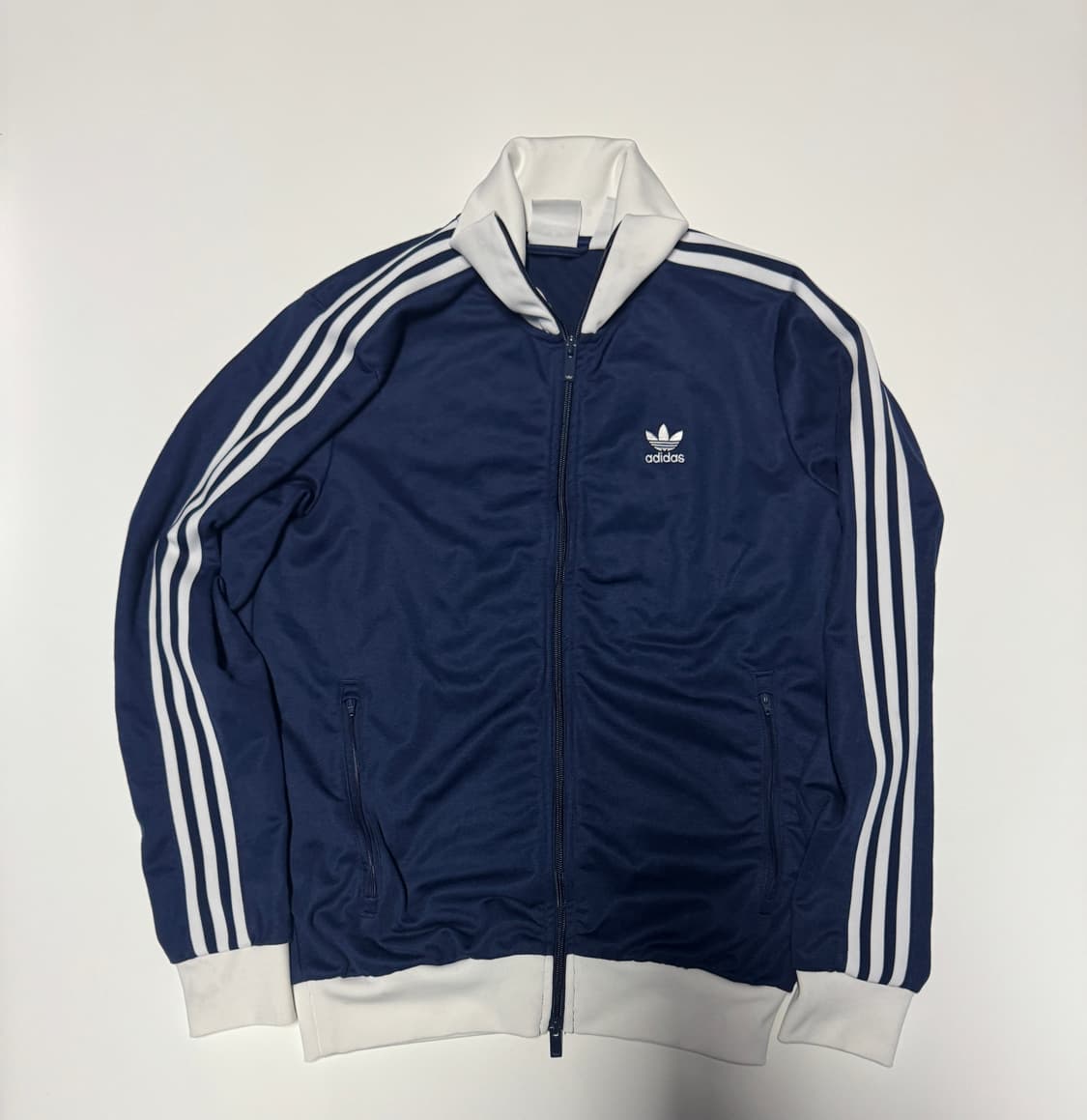 정품! 공용 아디다스 24년도 베켄바우어 트랙탑 져지 M 네이비 상품이미지1