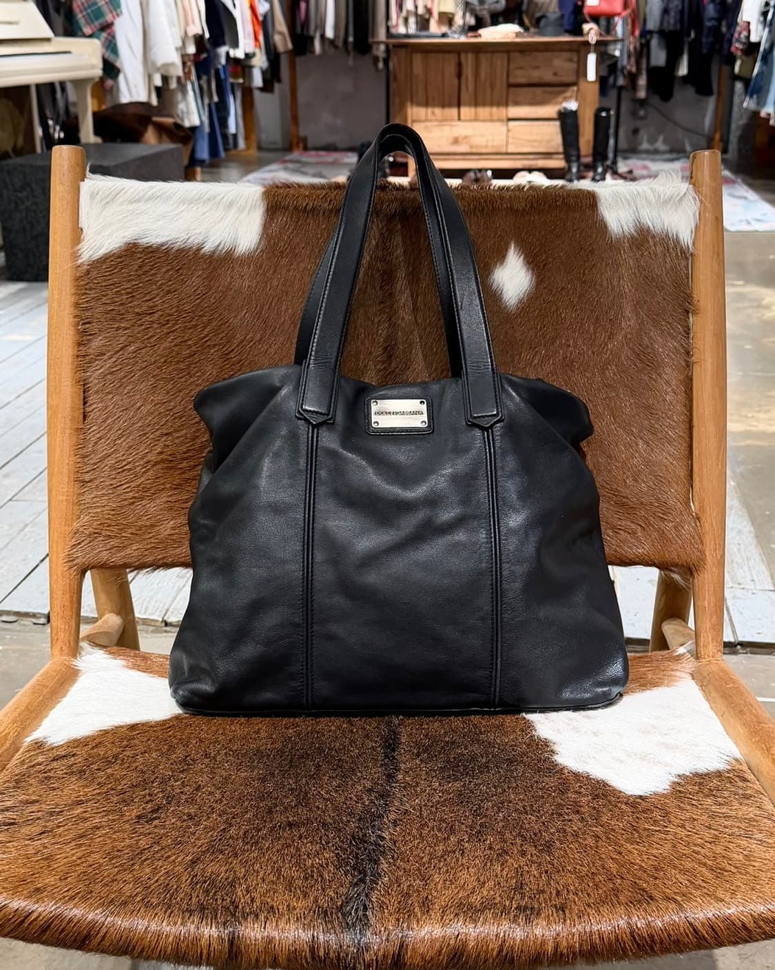 돌체앤가바나 블랙 레더 토트백 상품이미지1