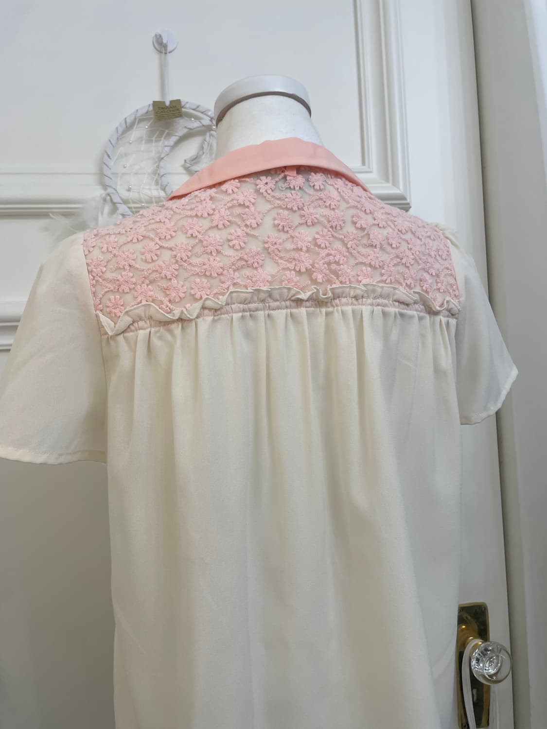coral lace point cute blouse(size-M) 상품이미지4