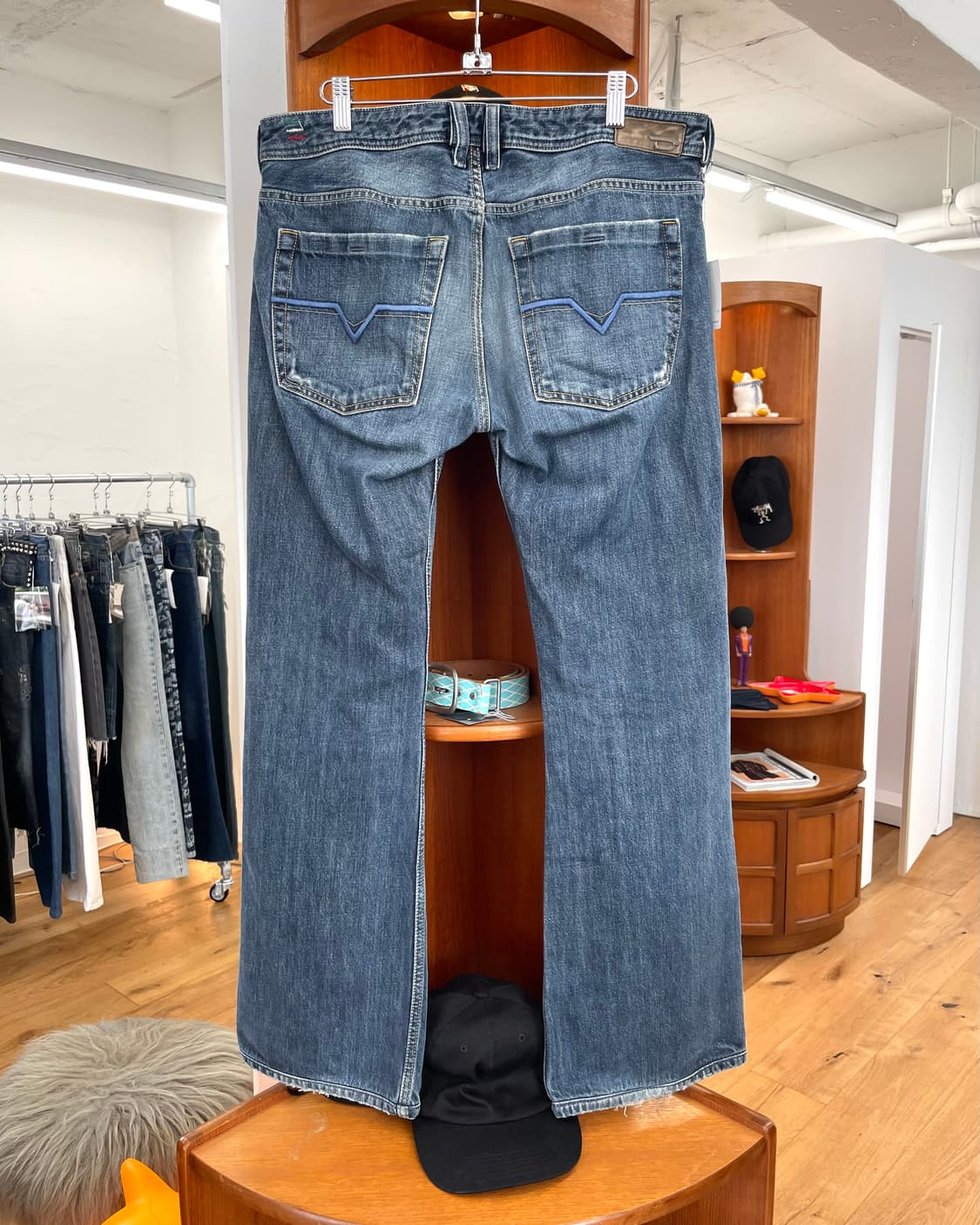 [32] 디젤 플레어 데님 팬츠 상품이미지5