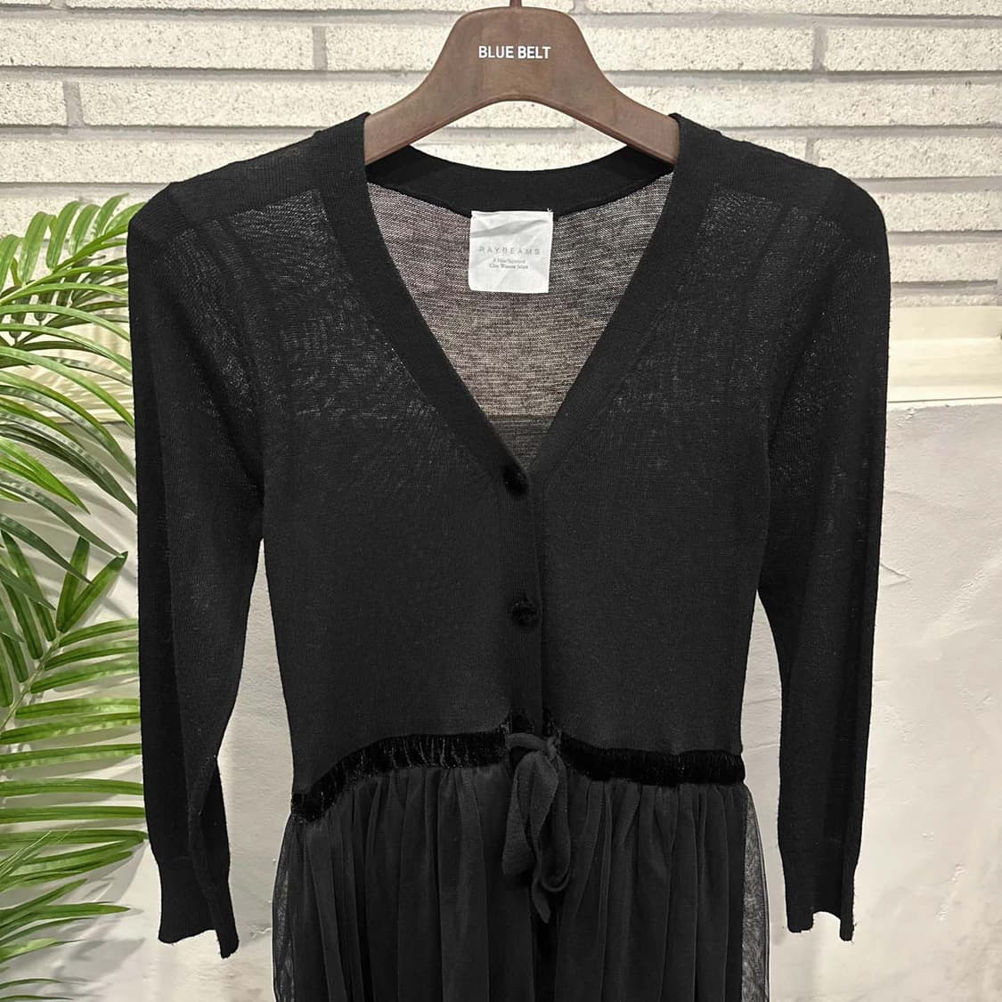 레이 빔즈 원피스 브이넥 시스루 니트 탑 쉬폰 플리츠 리본 디테일 블랙 상품이미지4