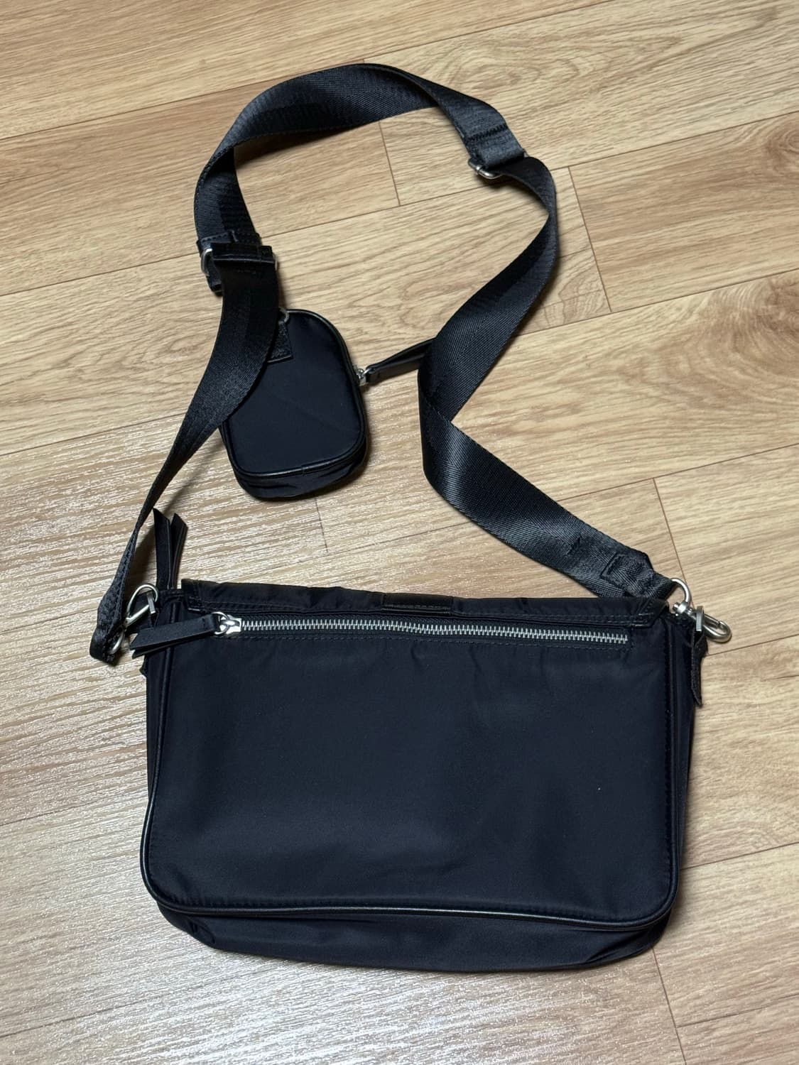 SSRL 크로스백 Brevity Flap Buckle Bag Black 상품이미지3