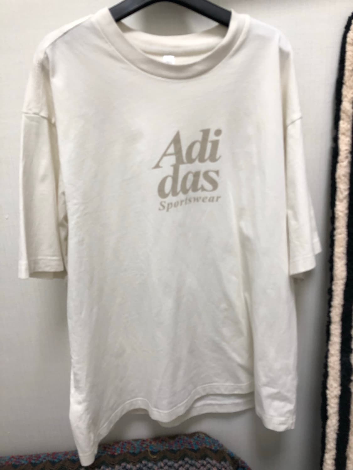 ADIDAS 그래픽 티 IT3927 상품이미지2