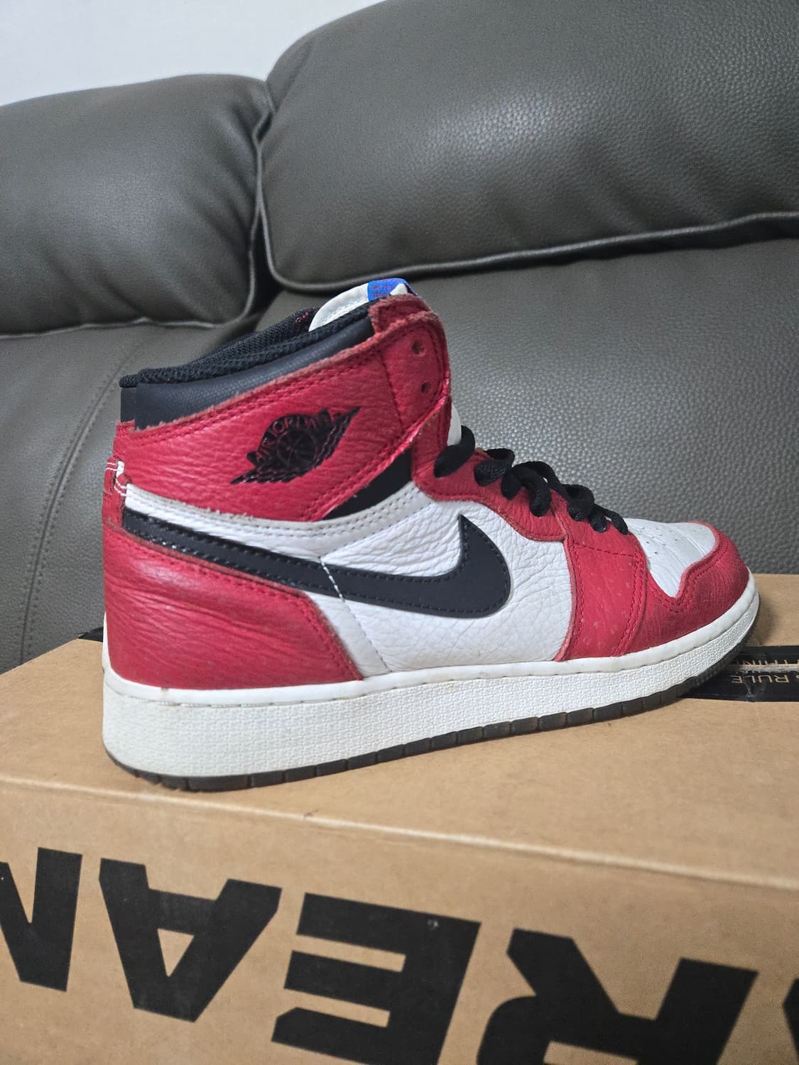 나이키 에어조단 1 레트로 스파이더맨 오리진 스토리 245 상품이미지2