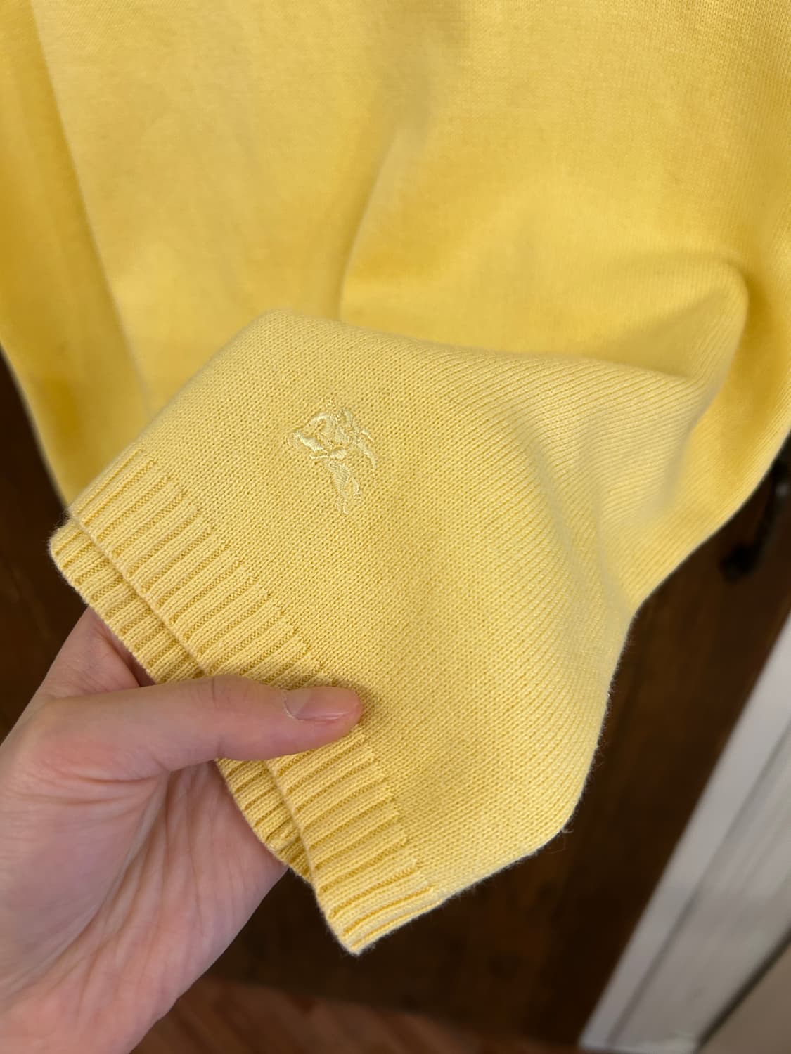 버버리 정품 연노랑 반팔니트 상품이미지4