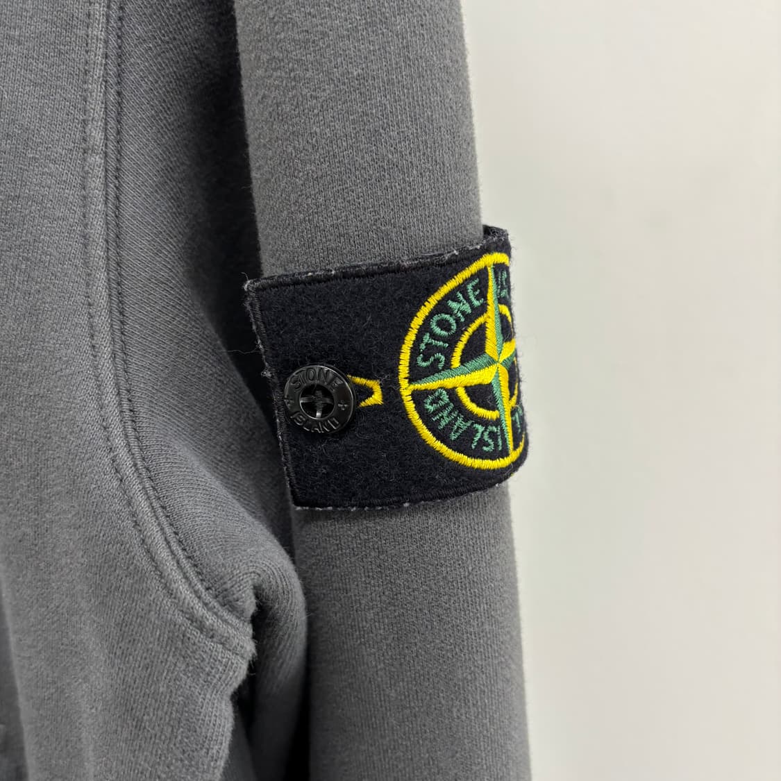 [M]스톤아일랜드 와펜패치 집업 상품이미지2