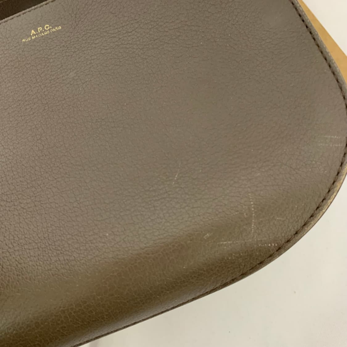 A.P.C 아페쎄 하프문 미니 크로스백 모카베이지 빈티지 여성 가방 상품이미지5