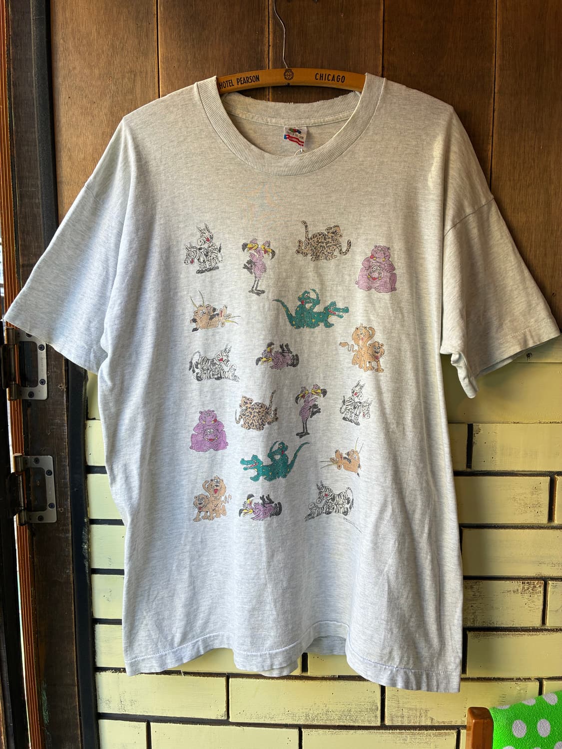 90s FRUIT OF THE LOOM Animal Graphic Tee 상품이미지1