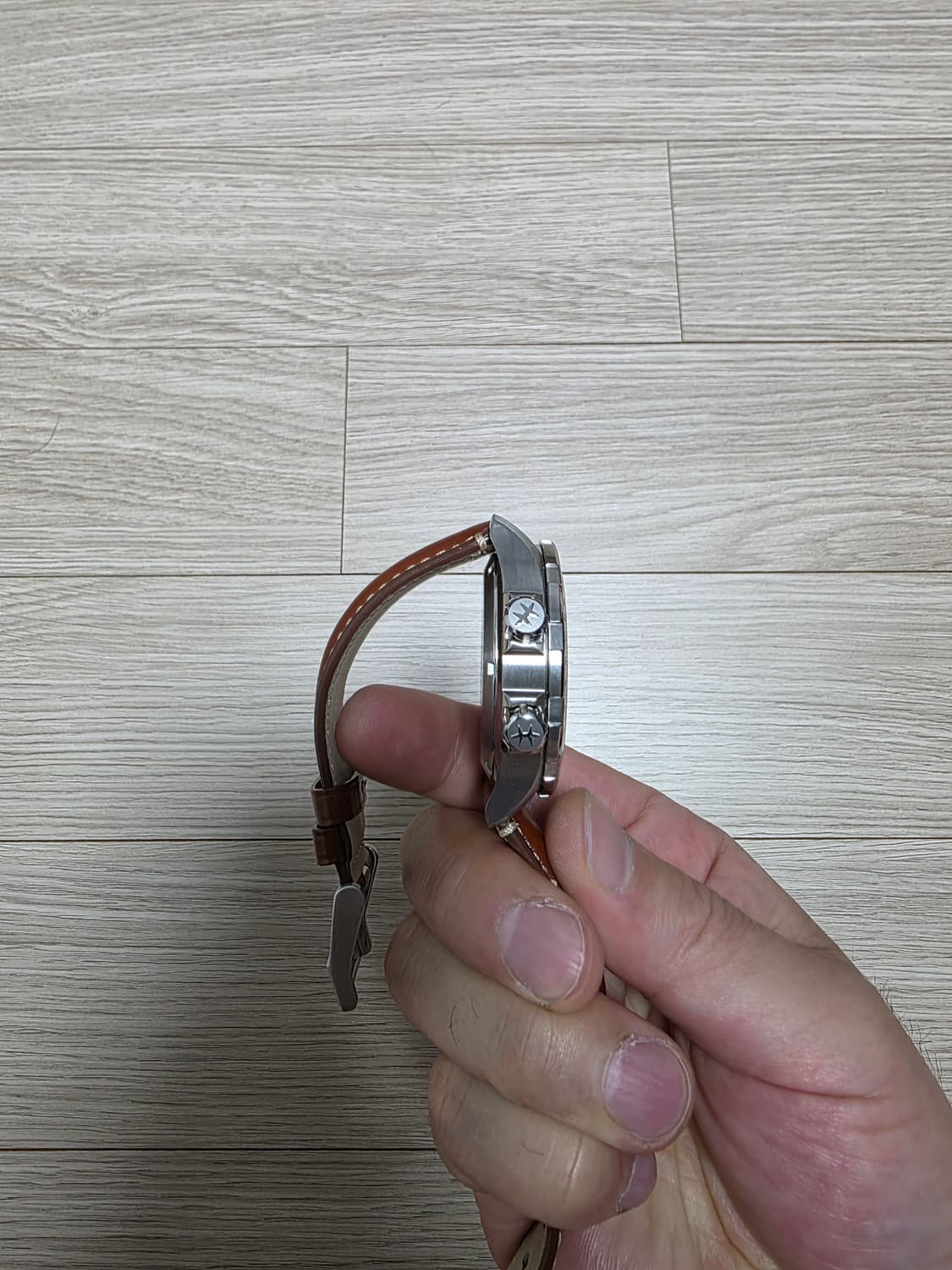 해밀턴 카키 에비에이션 X-wind GMT 크로노 쿼츠 46mm 상품이미지7