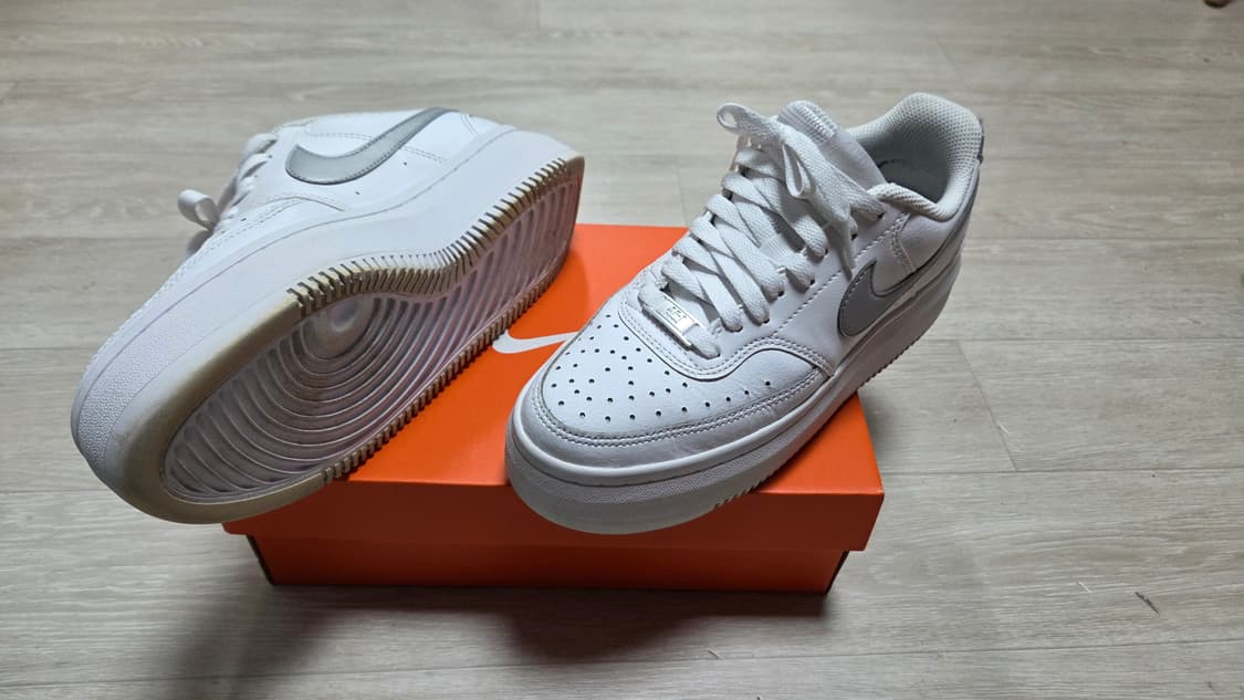 나이키 정품 코트 비전 알타 LTR 화이트 메탈릭 플래티넘 250mm 상품이미지4