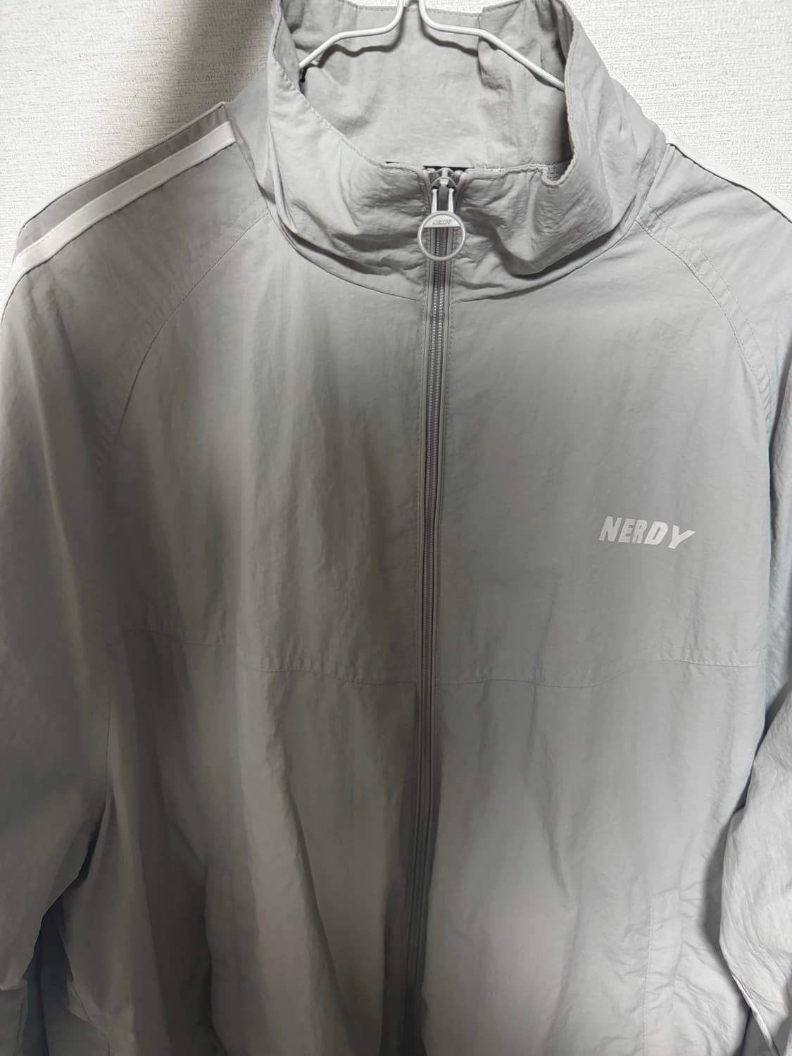 널디 라이트 그레이 트랙탑 상품이미지1